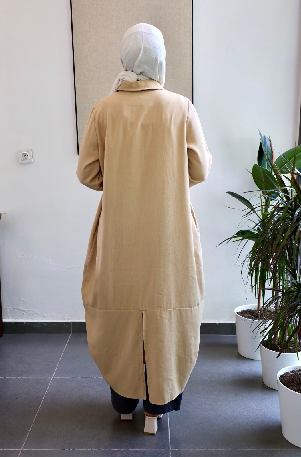 Giy Çık Kap Model Yırtmaç Detay - Camel