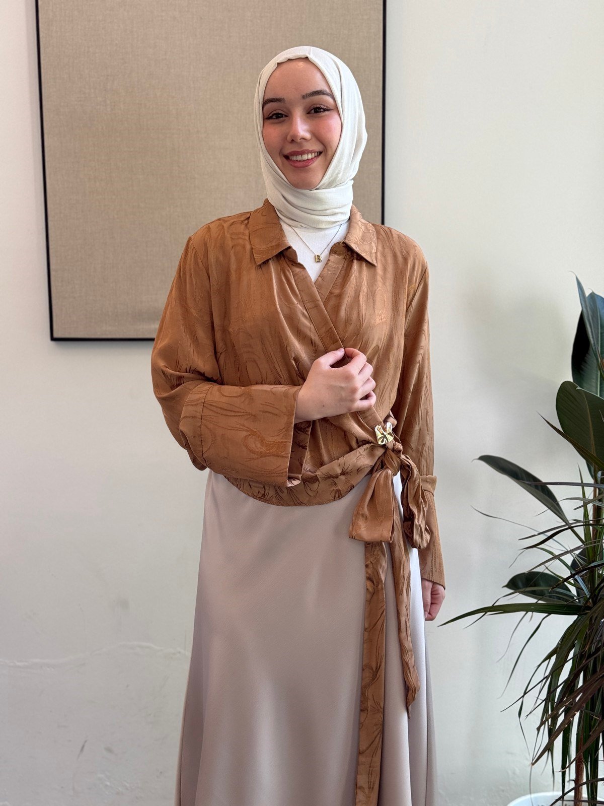 Jakar Saten Bağlama Detay Bluz - Taba