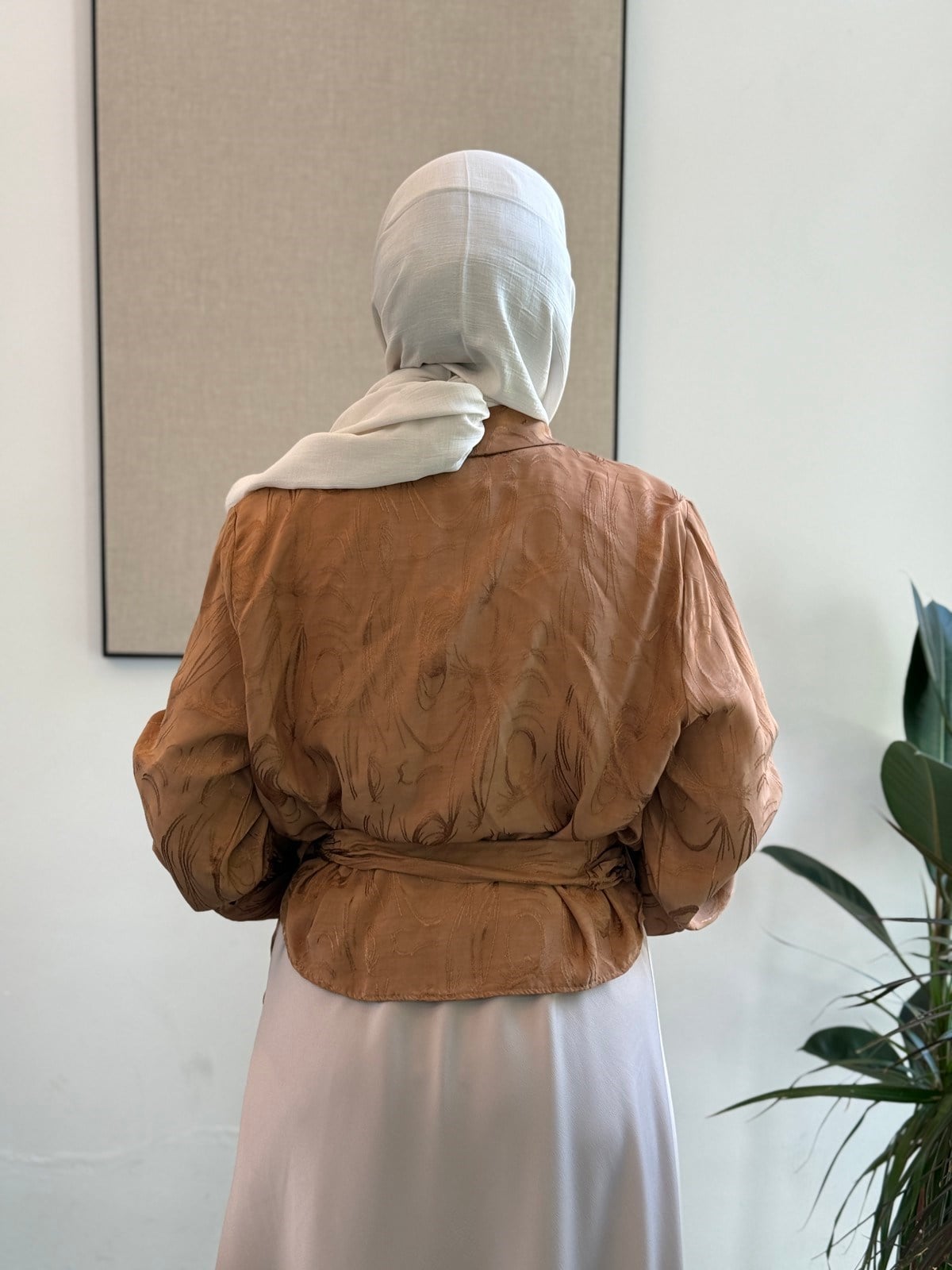 Jakar Saten Bağlama Detay Bluz - Taba