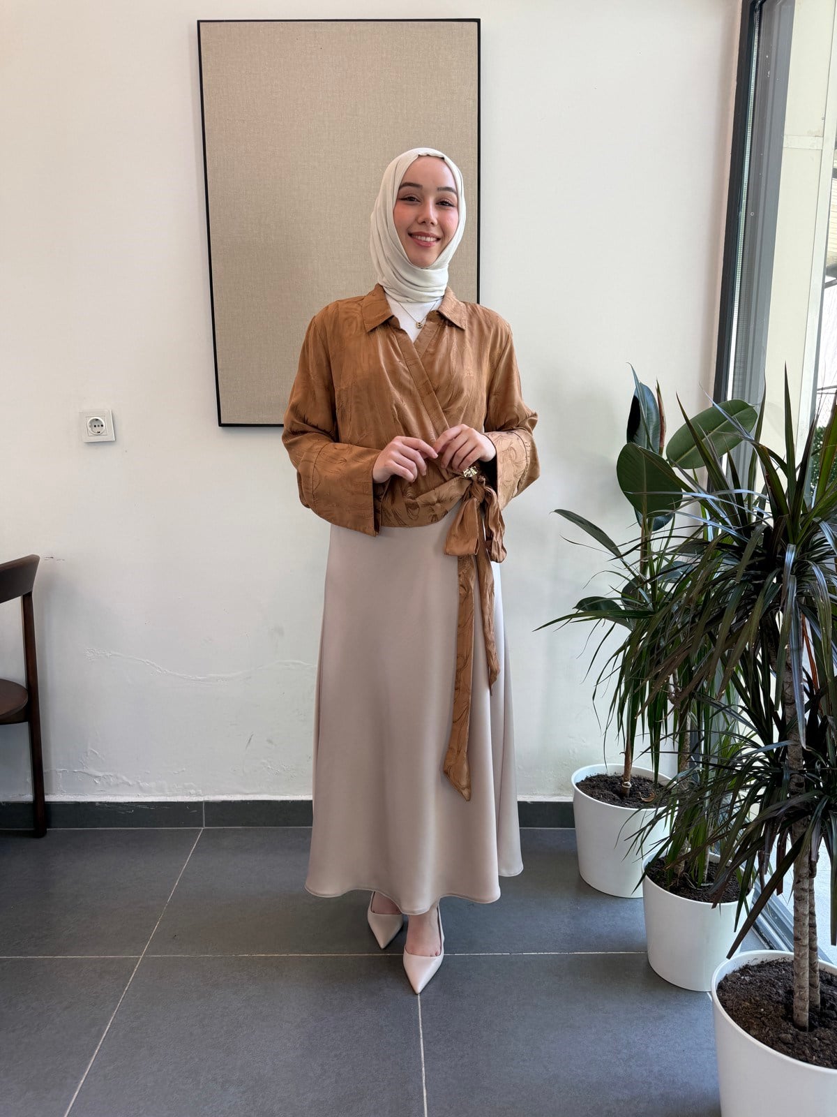 Jakar Saten Bağlama Detay Bluz - Taba