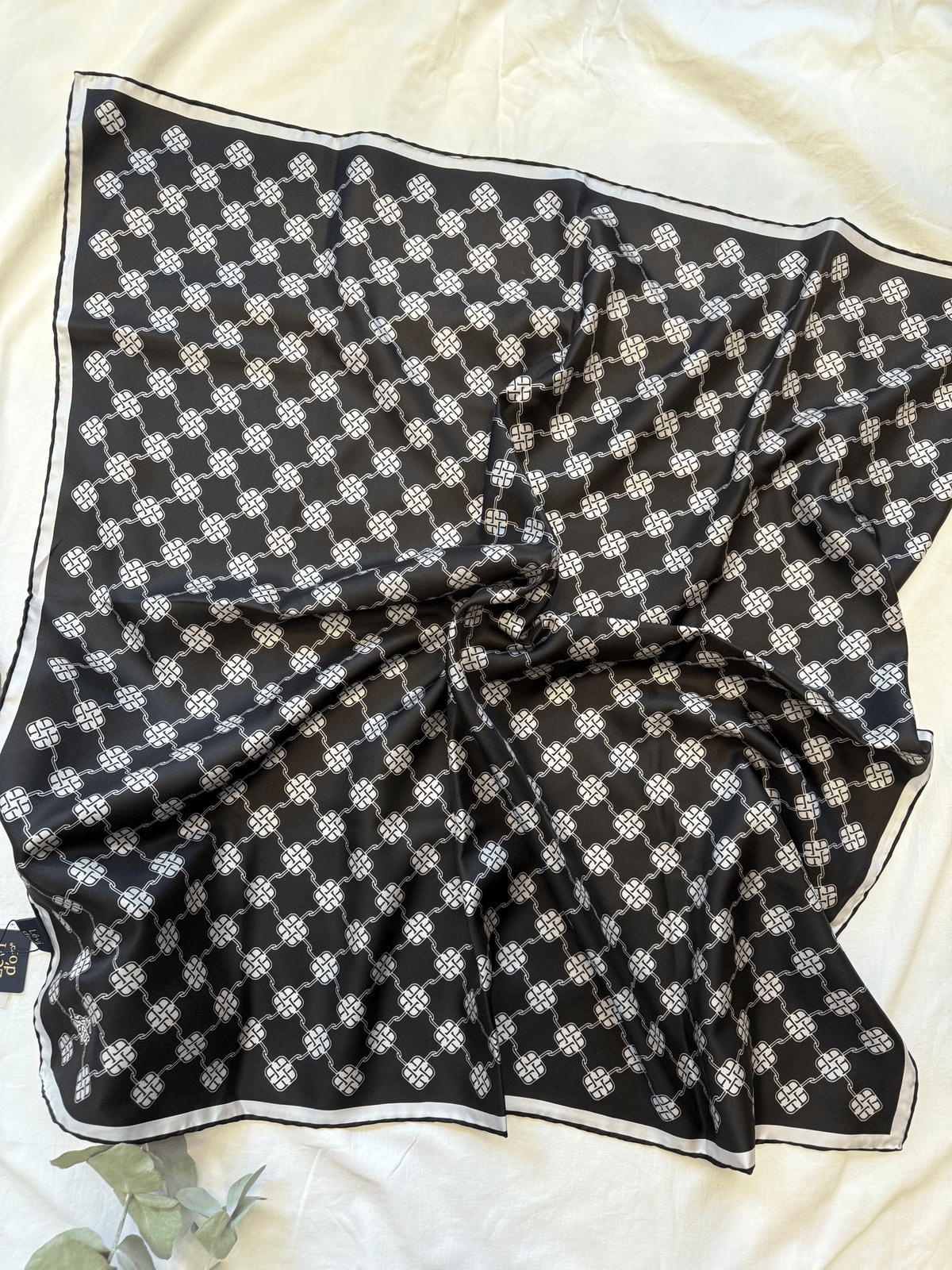 Levidor Twill İpek Eşarp - Siyah