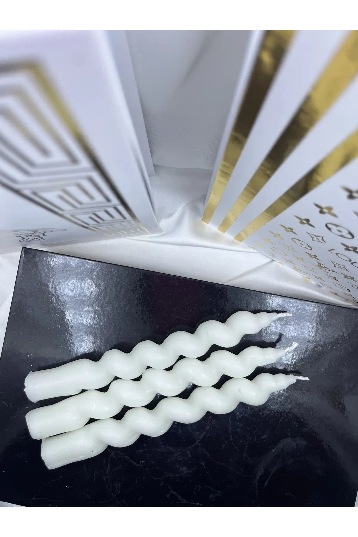 3 Adet Beyaz Burgu Dekoratif Spiral Şamdan Mum