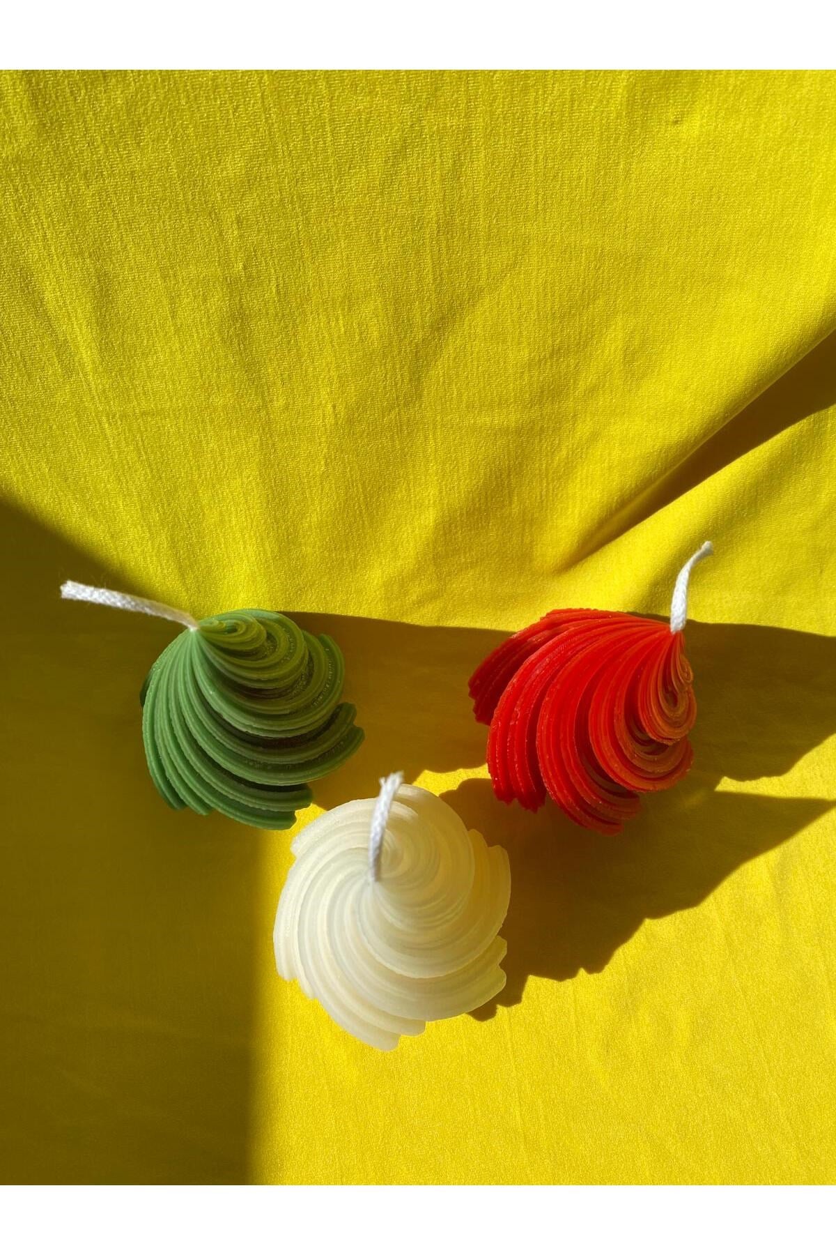 3 lü Spiral Dekoratif Dönence Yılbaşı Mum Seti Beyaz-Kırmızı-Yeşil