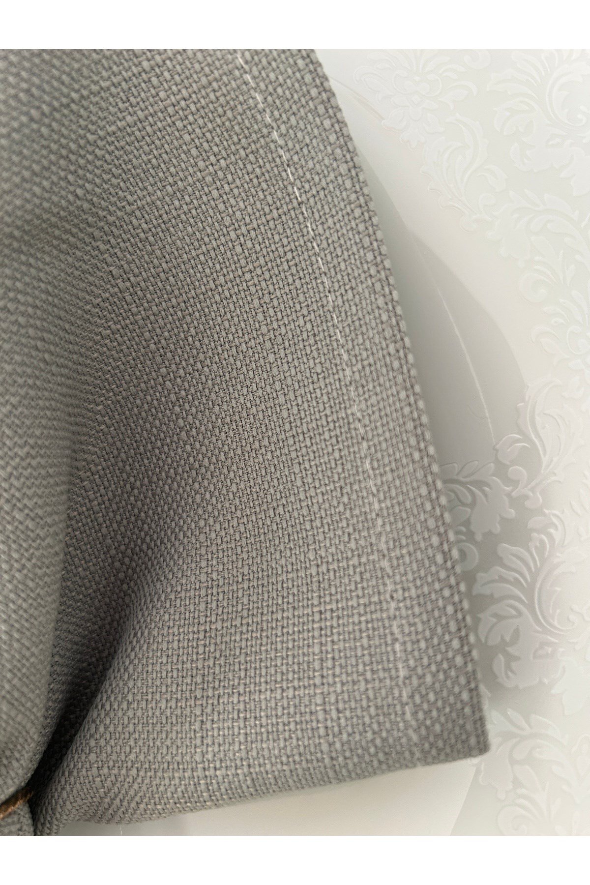 Assos Premium Dertsiz Masa Örtüsü Antrasit + 6 Peçete