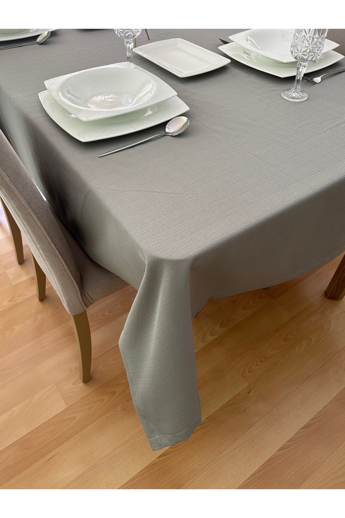 Assos Premium Dertsiz Masa Örtüsü Gri + 6 Peçete