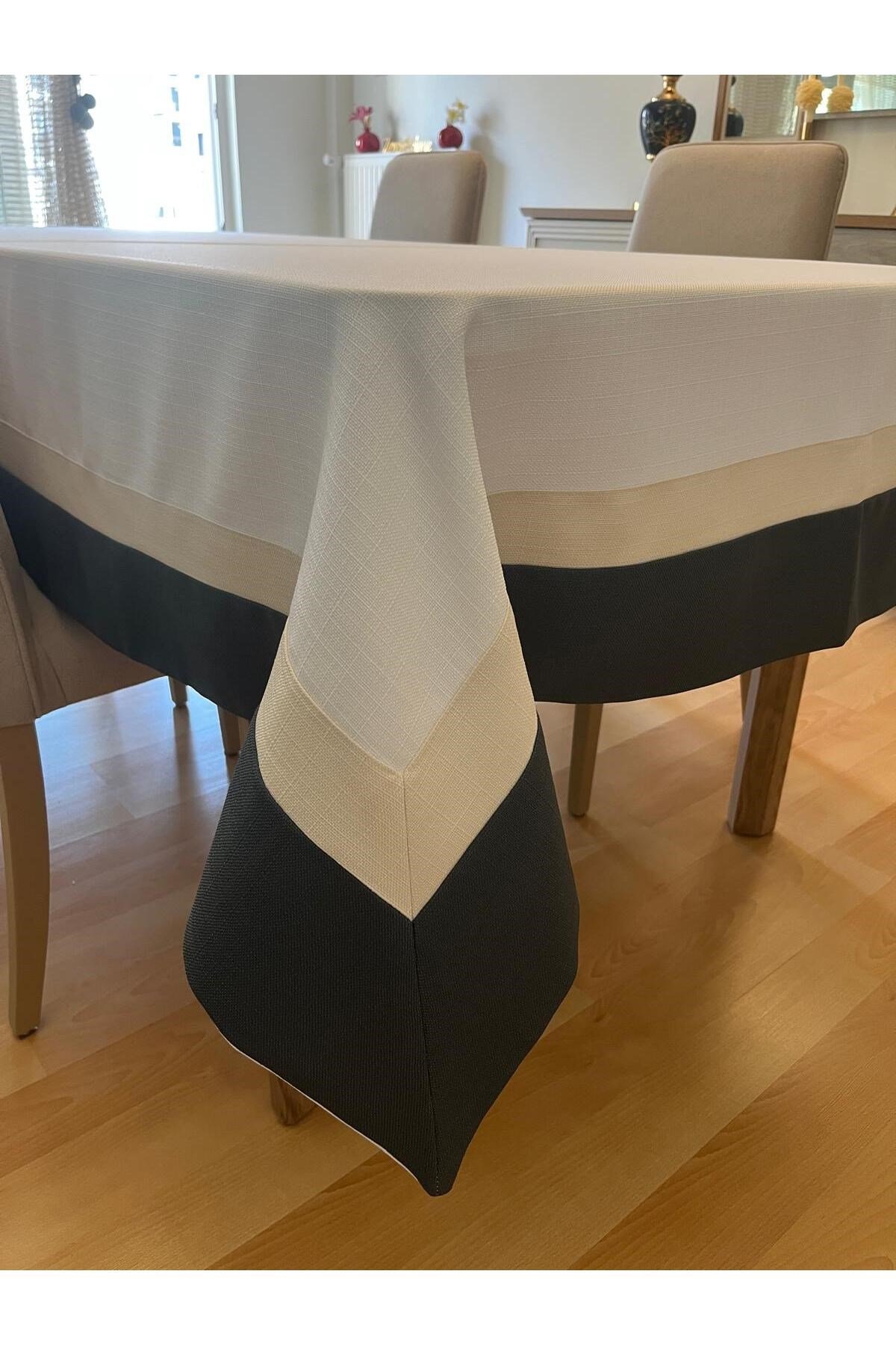 Assos Premium Dertsiz Masa Örtüsü Swan Çerçeve Detaylı