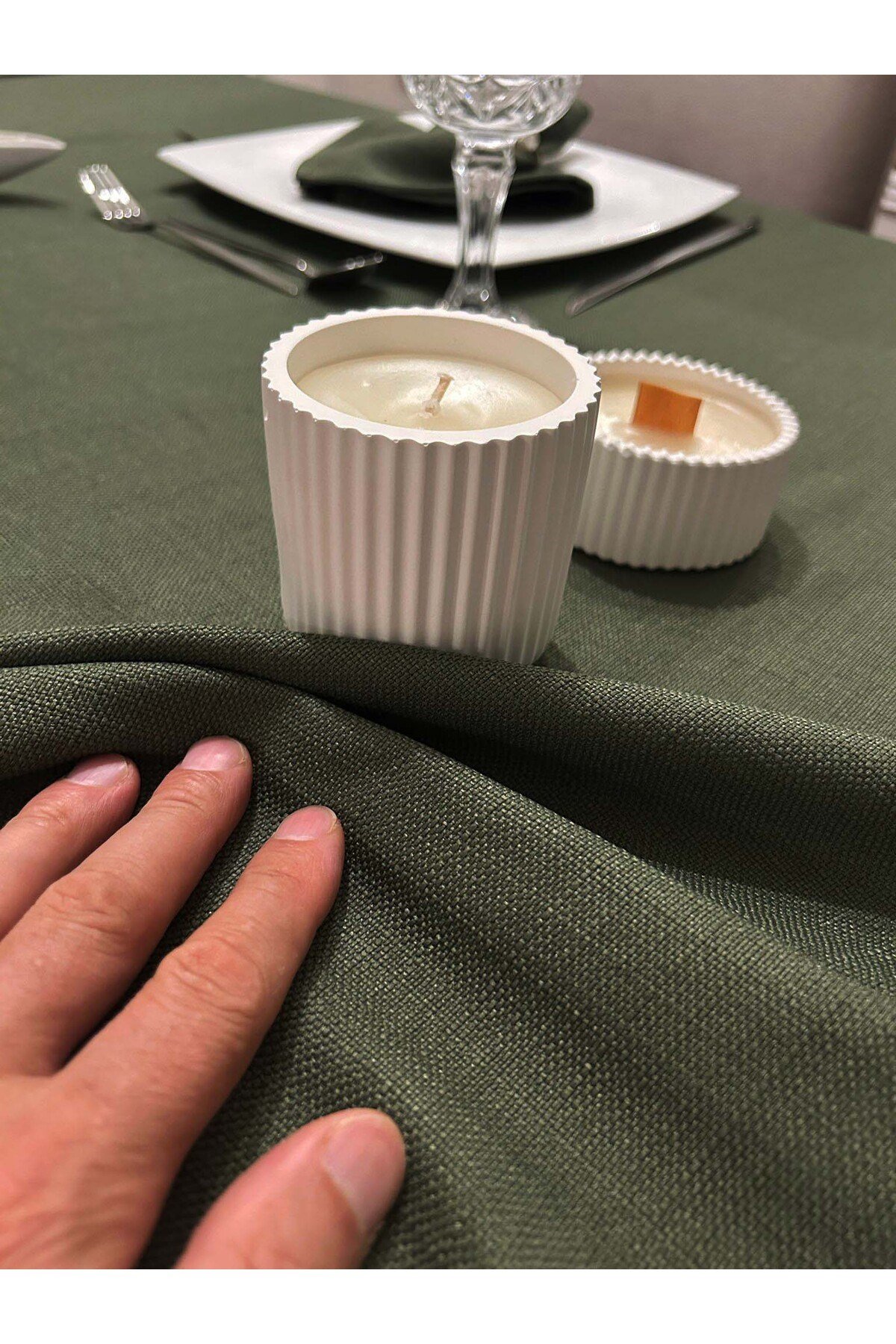 Assos Premium Dertsiz Masa Örtüsü Yeşil