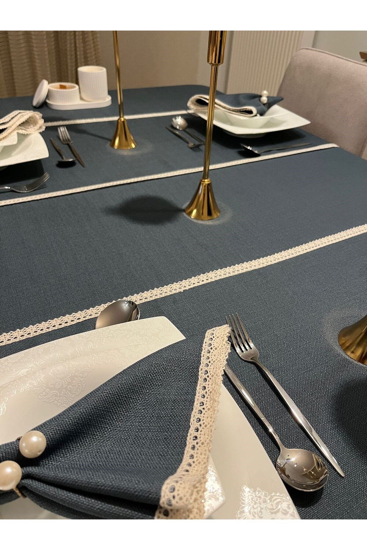 Assos Premium İndigo Mavi Dertsiz Masa Örtüsü + Dantelli 6 Peçete