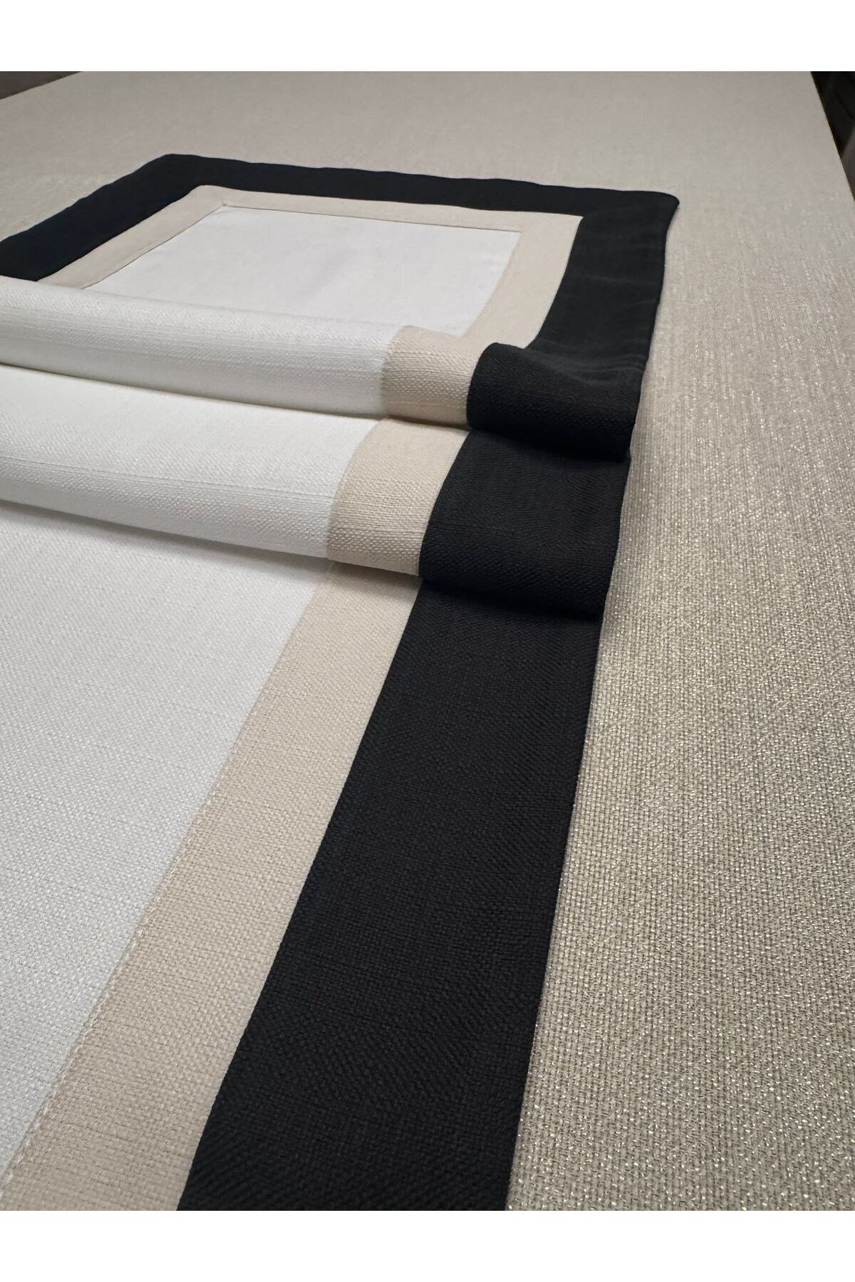 Çerçeve Detaylı Dertsiz Assos Modern Runner 45x150cm Swan