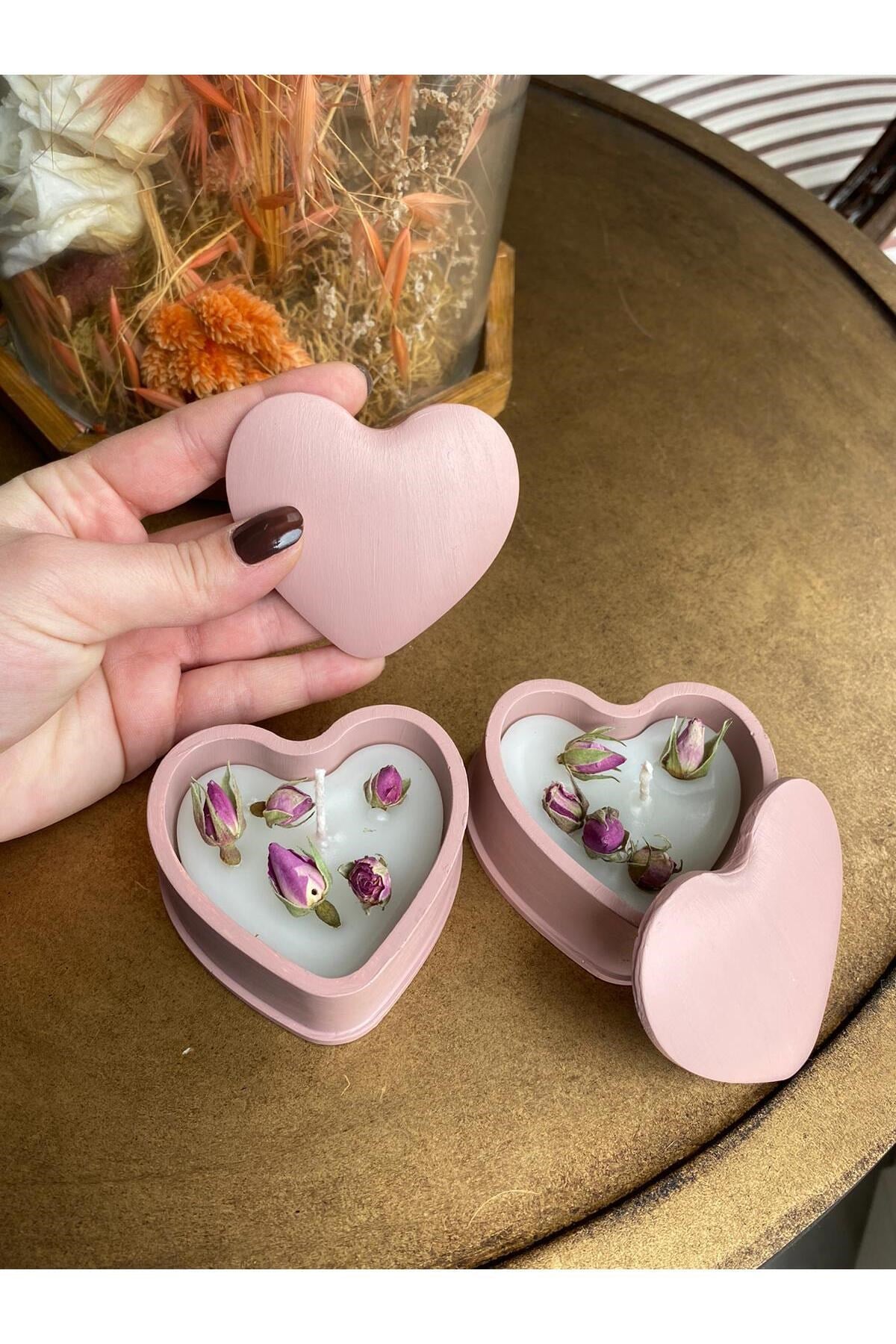 Dekoratif Kapaklı Kalp Kutu Tomurcuk Gül İçeren Pembe Tasarım Mum
