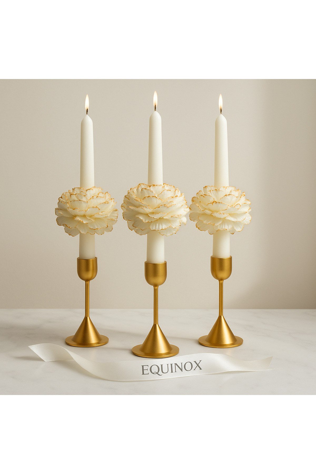 Equinox (3’lü) Gold Şakayık Detaylı Beyaz Şamdan Mum – Dekoratif - Lotus Mumluk Hediyesiyle