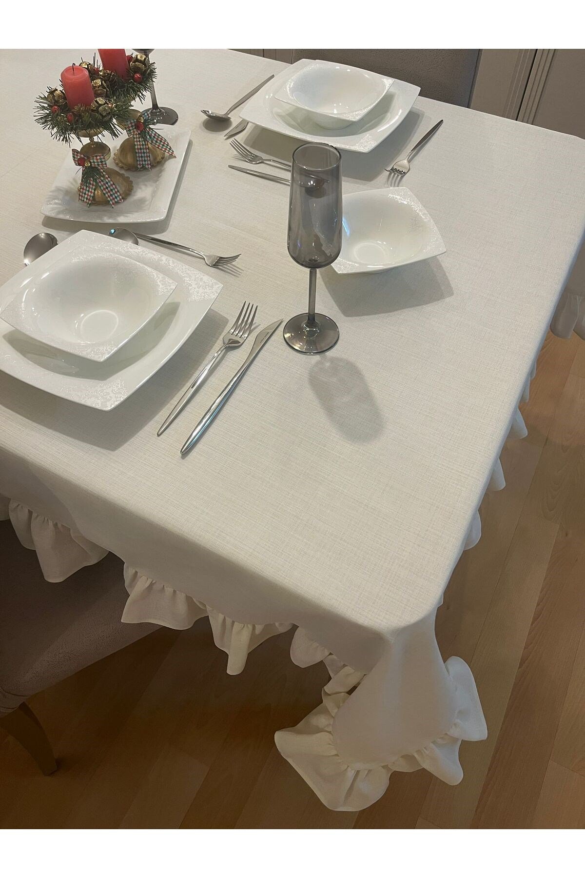 Fırfırlı Simsiz Polyester Keten Dertsiz Masa Örtüsü Krem