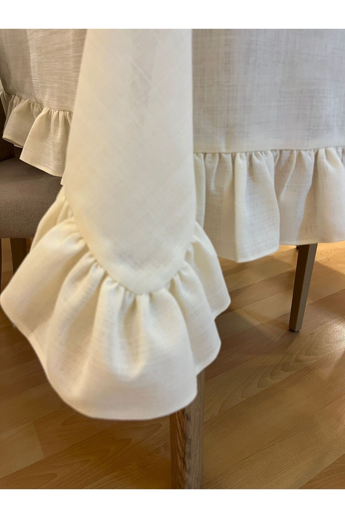 Fırfırlı Simsiz Polyester Keten Dertsiz Masa Örtüsü Krem