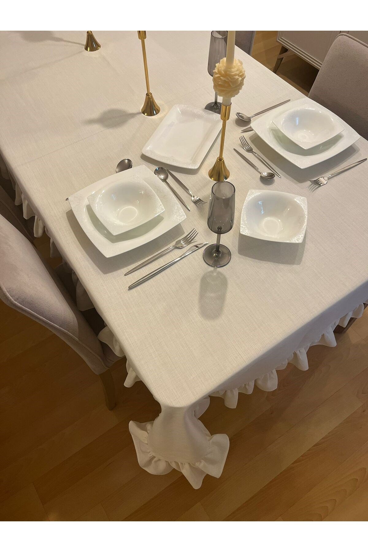Fırfırlı Simsiz Polyester Keten Dertsiz Masa Örtüsü Krem
