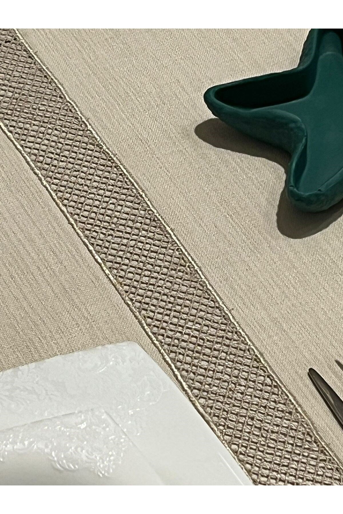 Fransız Dantel ve Piko Sarma Detaylı Dertsiz Çeyiz Salon Masa Örtüsü