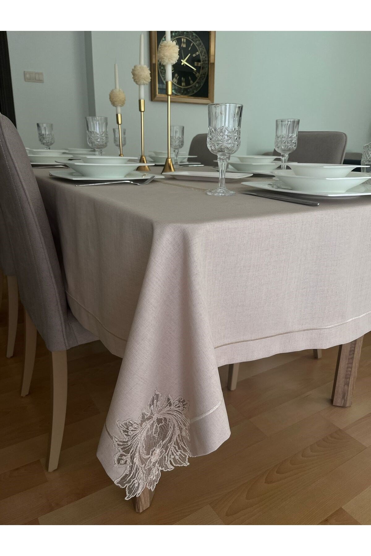 Fransız Dantel ve Piko Sarma Detaylı Dertsiz Çeyiz Salon Masa Örtüsü