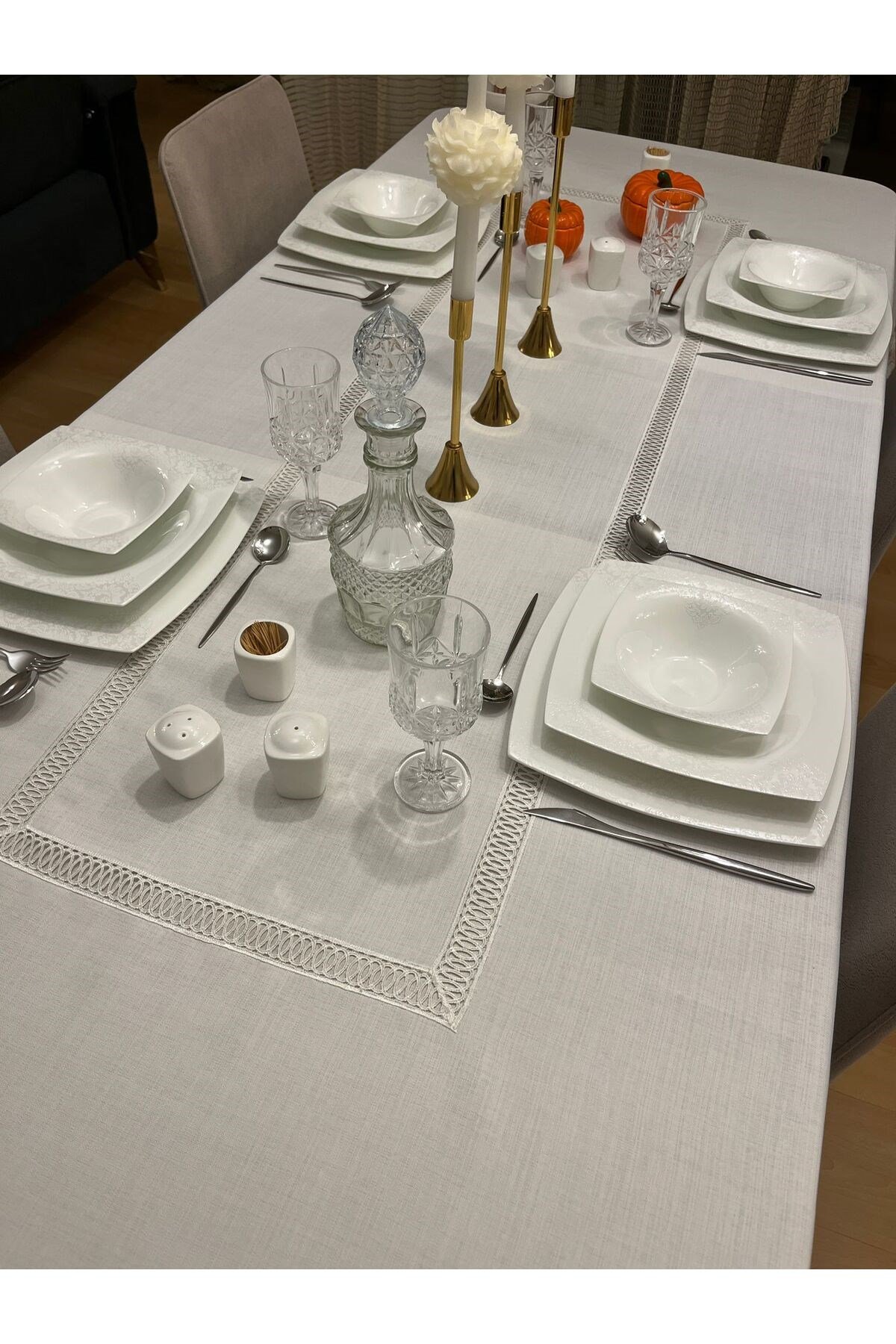 Fransız Dantel ve Piko Sarma Detaylı Dertsiz Çeyiz Salon Masa Örtüsü