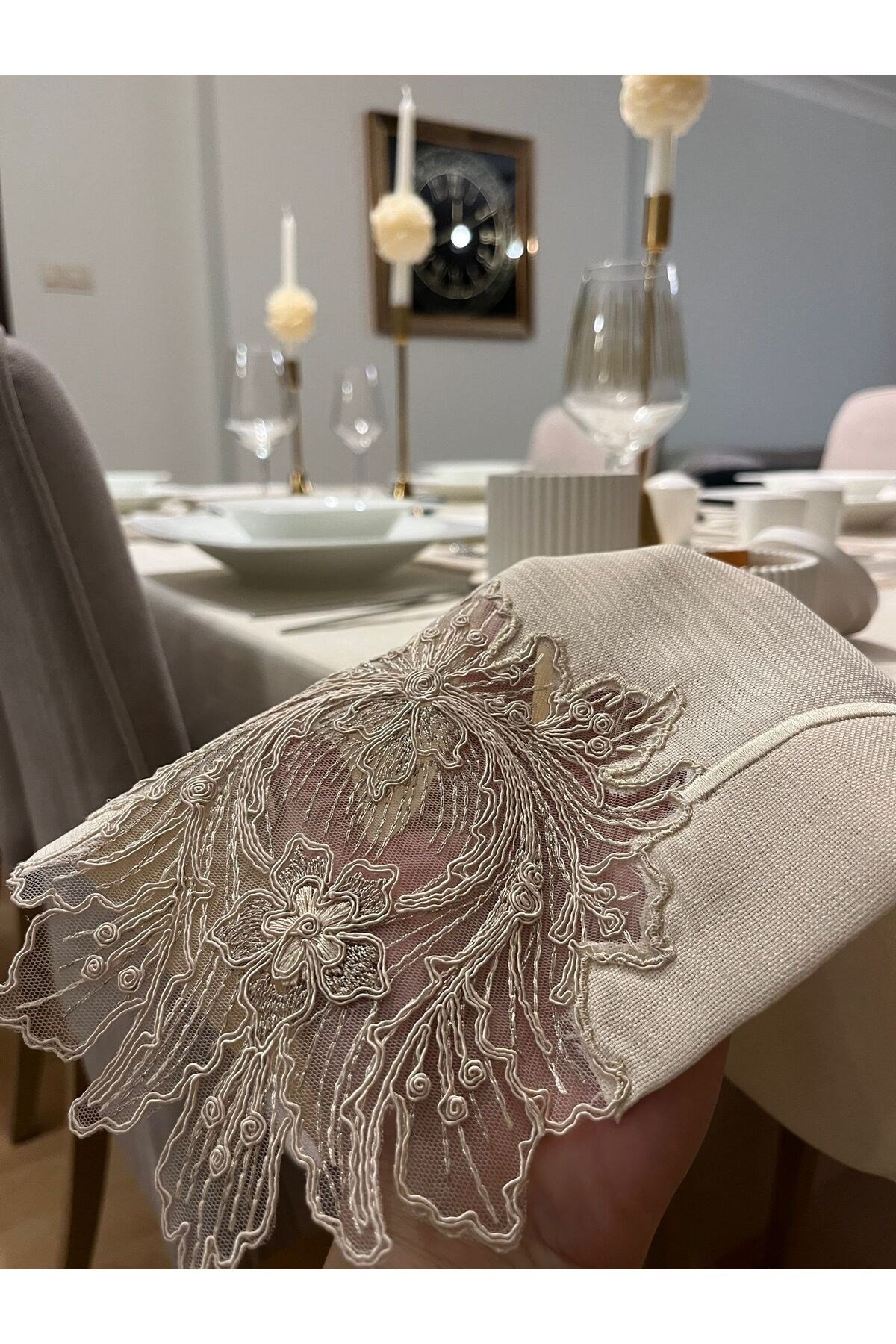 Fransız Dantel ve Piko Sarma Detaylı Dertsiz Çeyiz Salon Masa Örtüsü