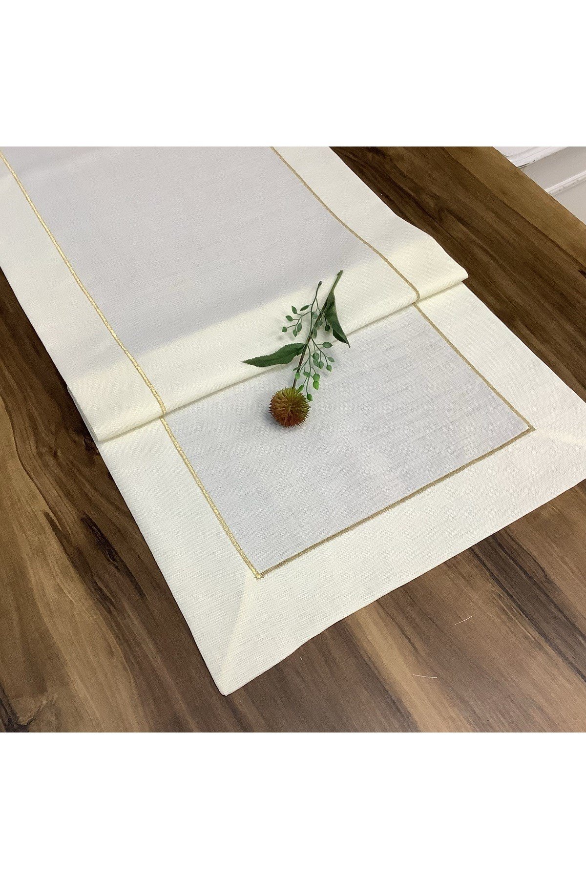 Gold Tek Sıra Pikolu Masa Örtüsü ve Ranır Set - 2 parça