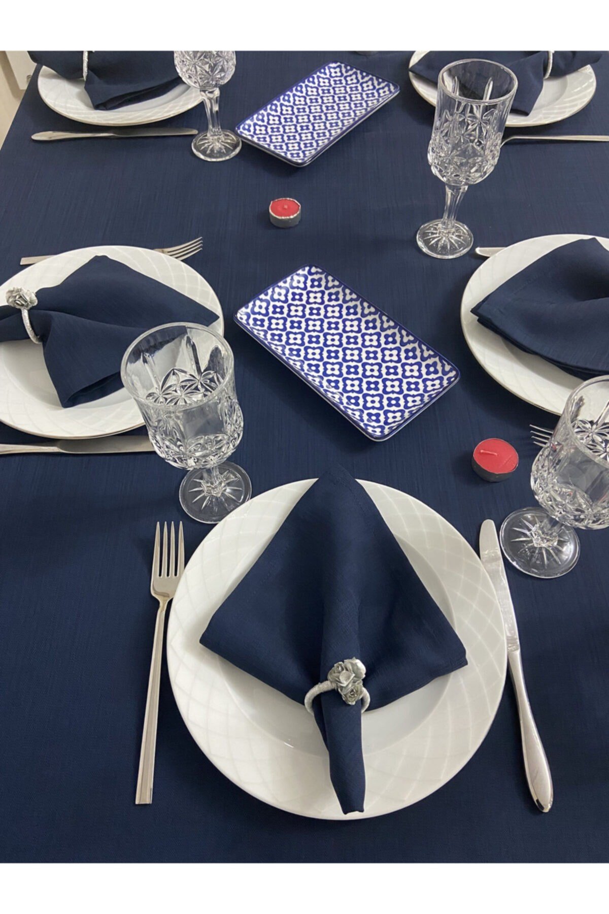 Keten Görünümlü Begonvil Lacivert Dertsiz Masa Örtüsü