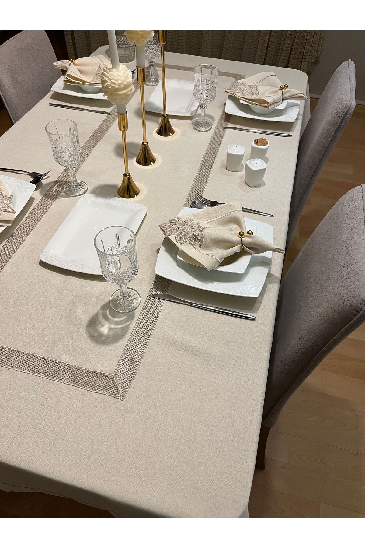 Kolberli , Fransız Dantel ve Piko Sarma Detaylı Dertsiz Masa Örtüsü 7 Parça