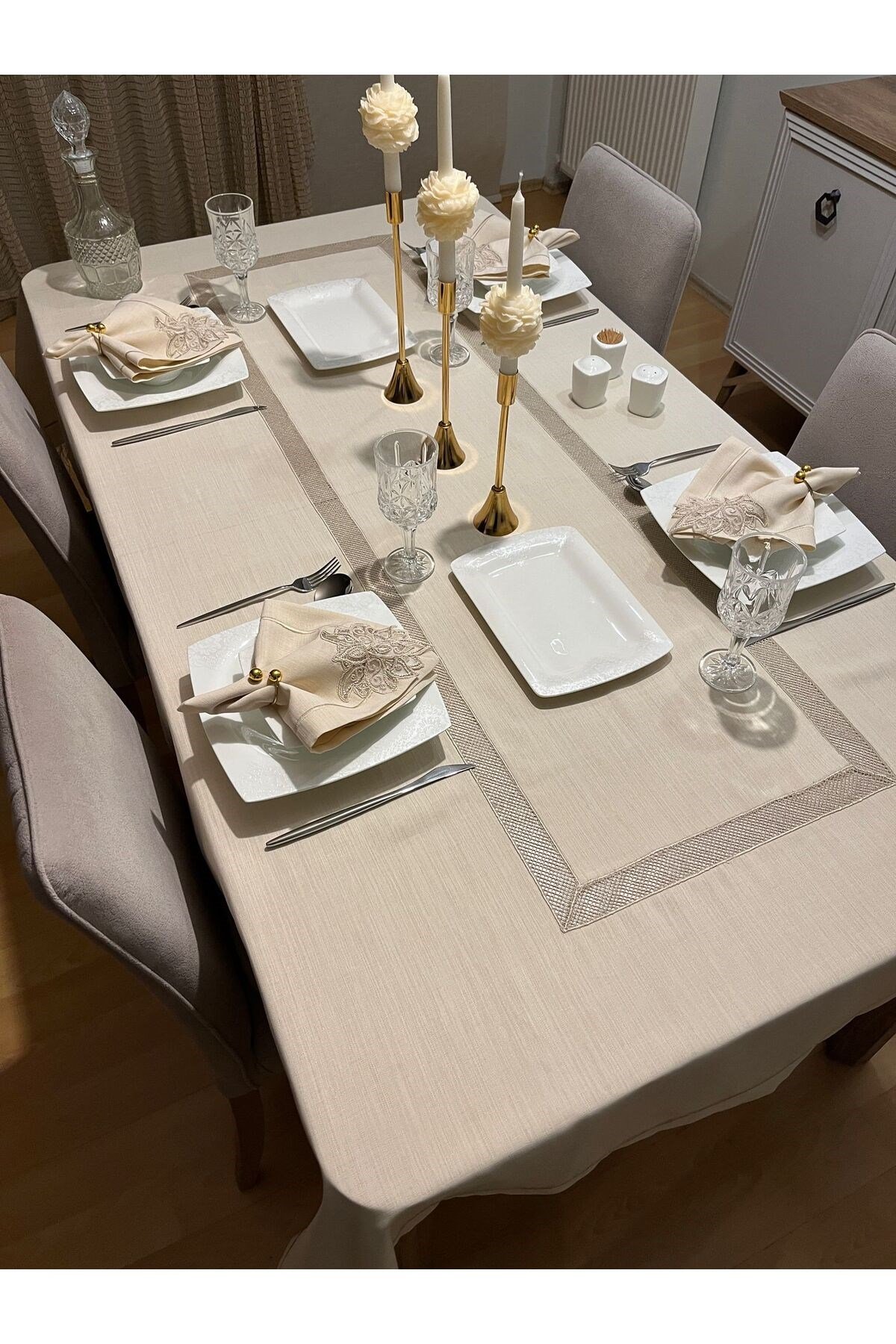 Kolberli , Fransız Dantel ve Piko Sarma Detaylı Dertsiz Masa Örtüsü 7 Parça