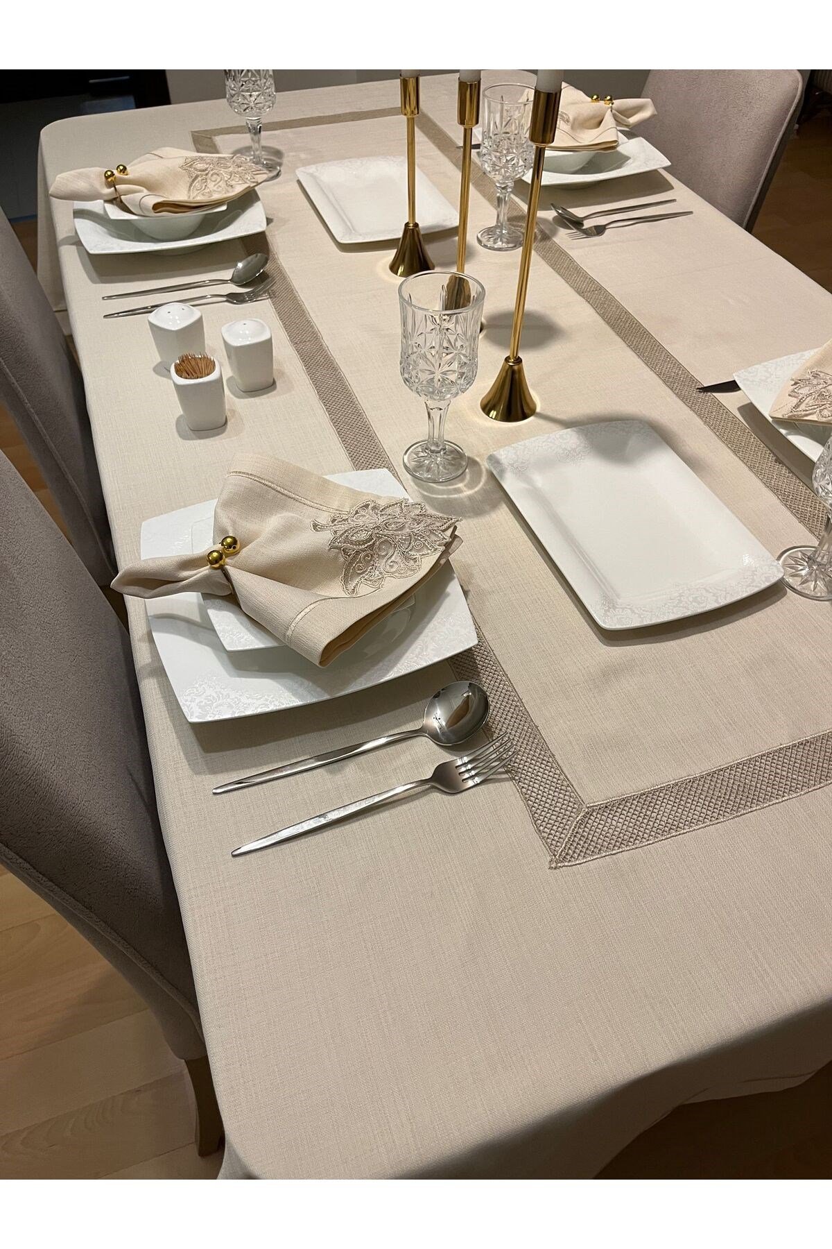 Kolberli , Fransız Dantel ve Piko Sarma Detaylı Dertsiz Masa Örtüsü 7 Parça