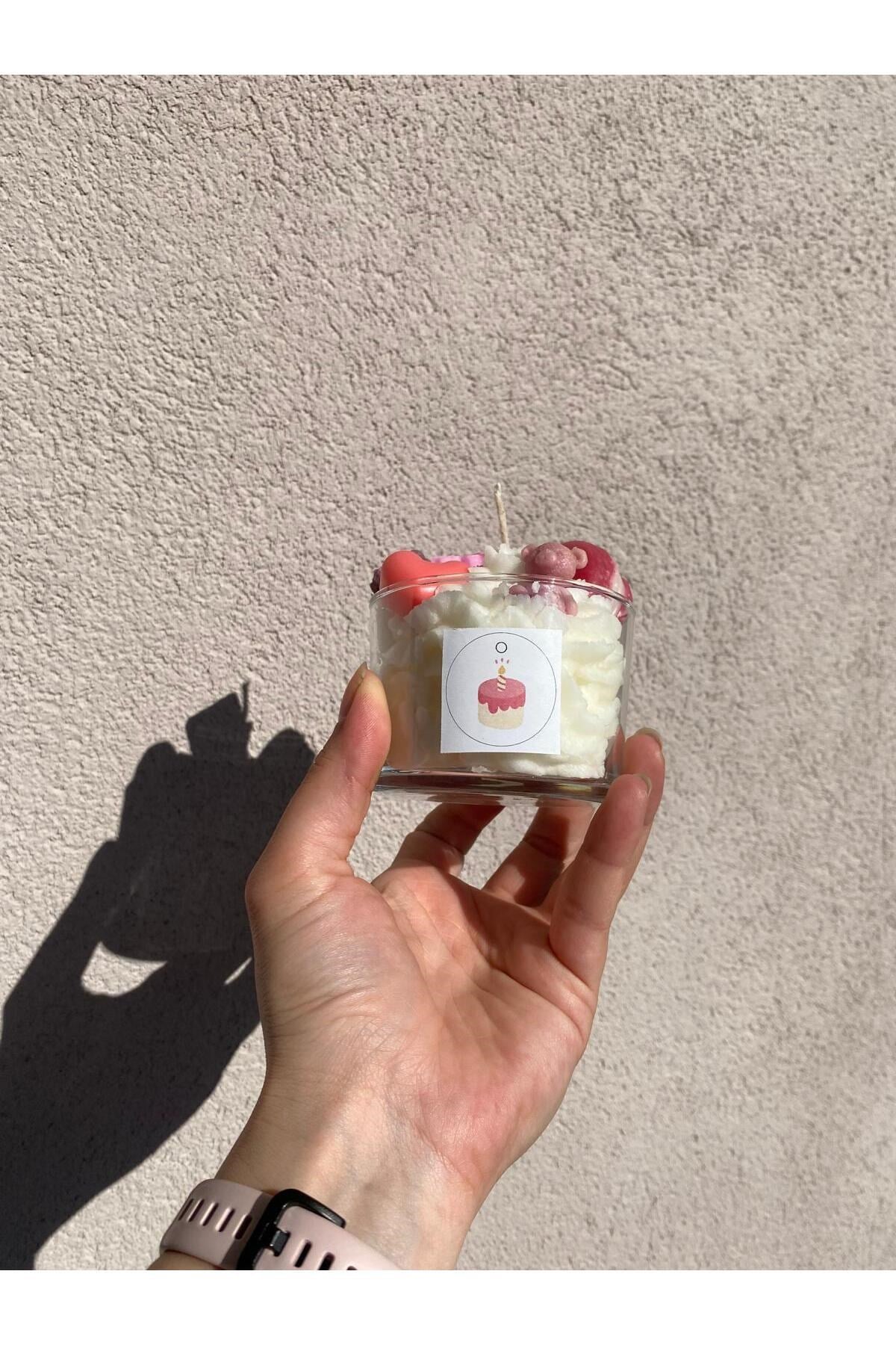 Kremalı Pembe Konsept Makaron ,Gofret ,Çikolata ,Kalp ,Ayıcık Temalı Çocuk Mumu