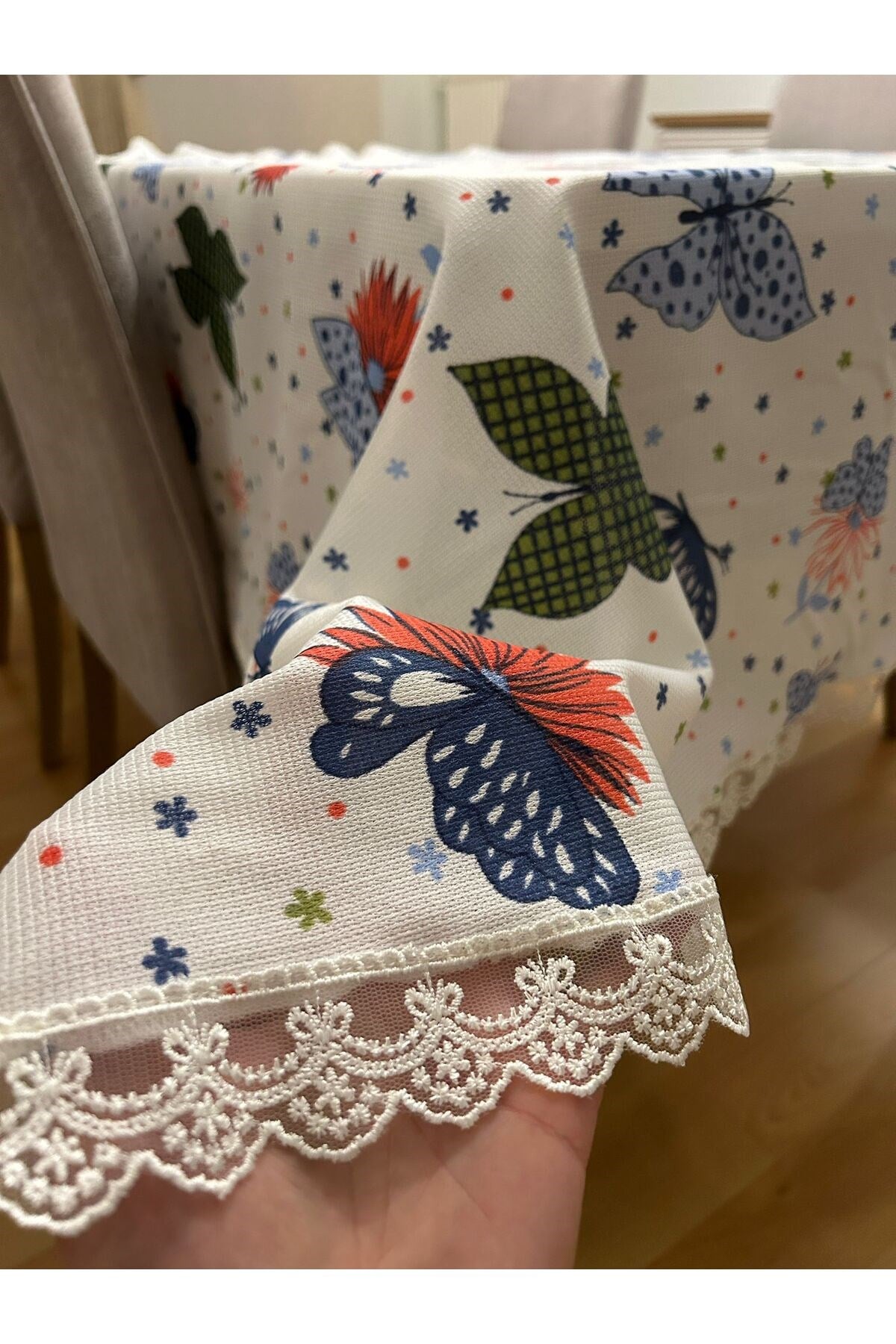 Leke Tutmaz Kelebek Desenli Sofra Bezi, Piknik Örtüsü, Dantelli Masa Örtüsü