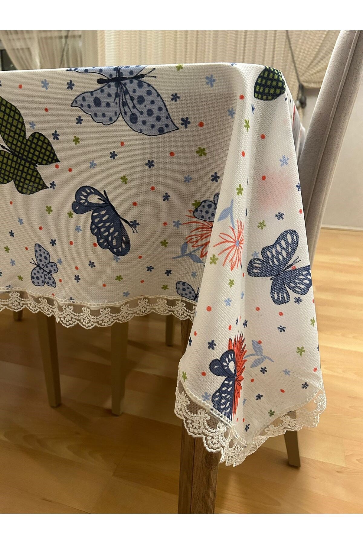 Leke Tutmaz Kelebek Desenli Sofra Bezi, Piknik Örtüsü, Dantelli Masa Örtüsü