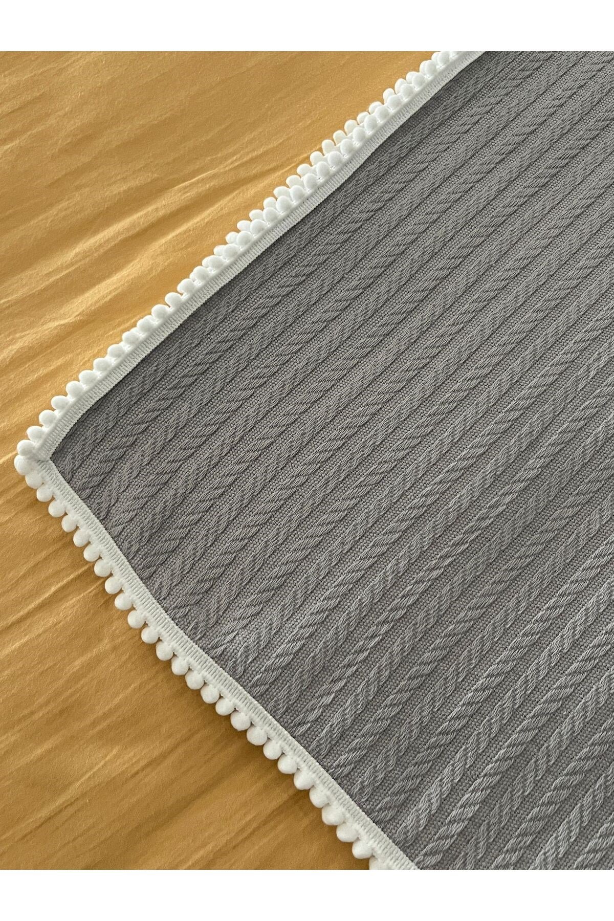 Pamuklu Örgü Desen Ponpon Detaylı Bebek Pikesi 80x115cm