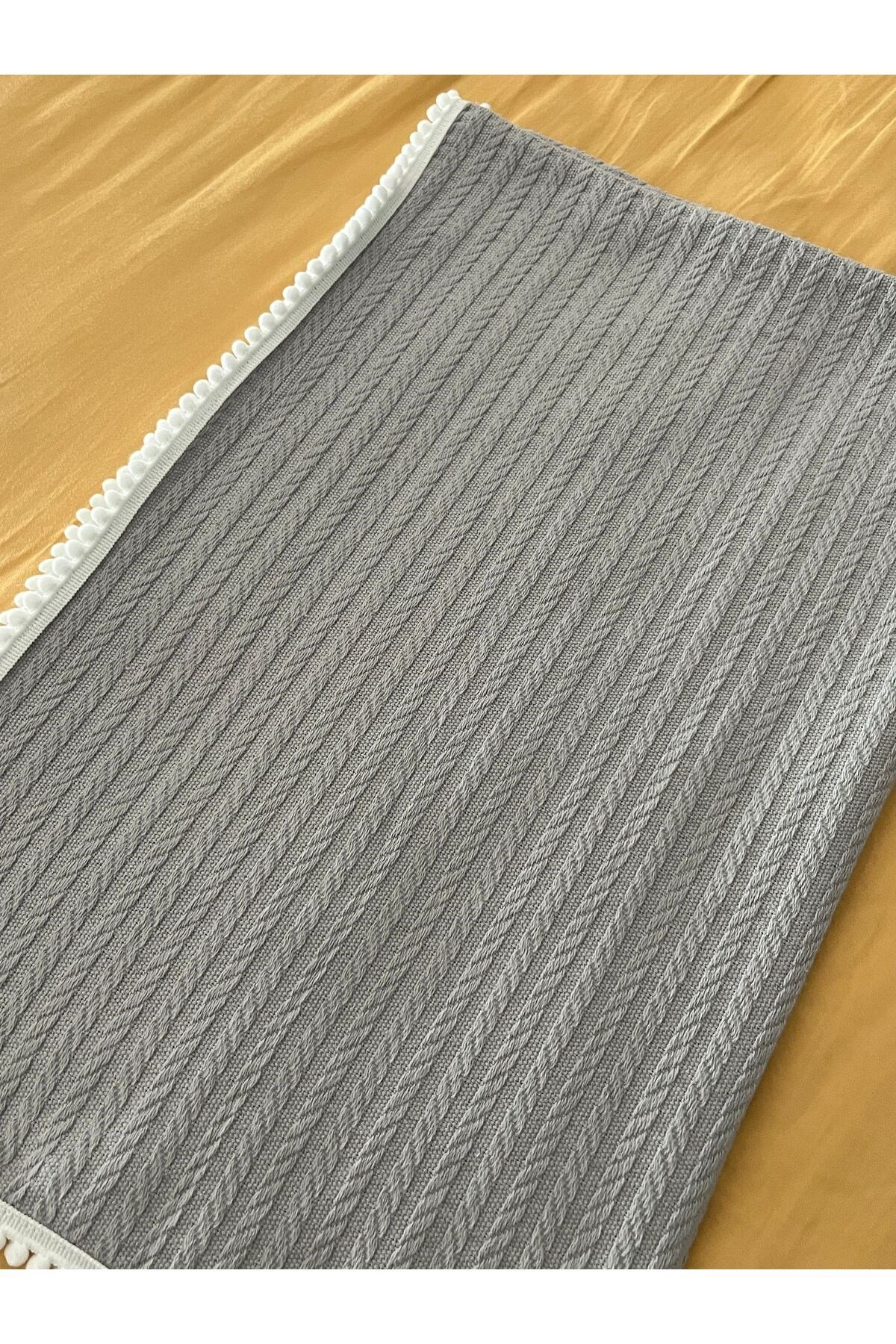 Pamuklu Örgü Desen Ponpon Detaylı Bebek Pikesi 80x115cm