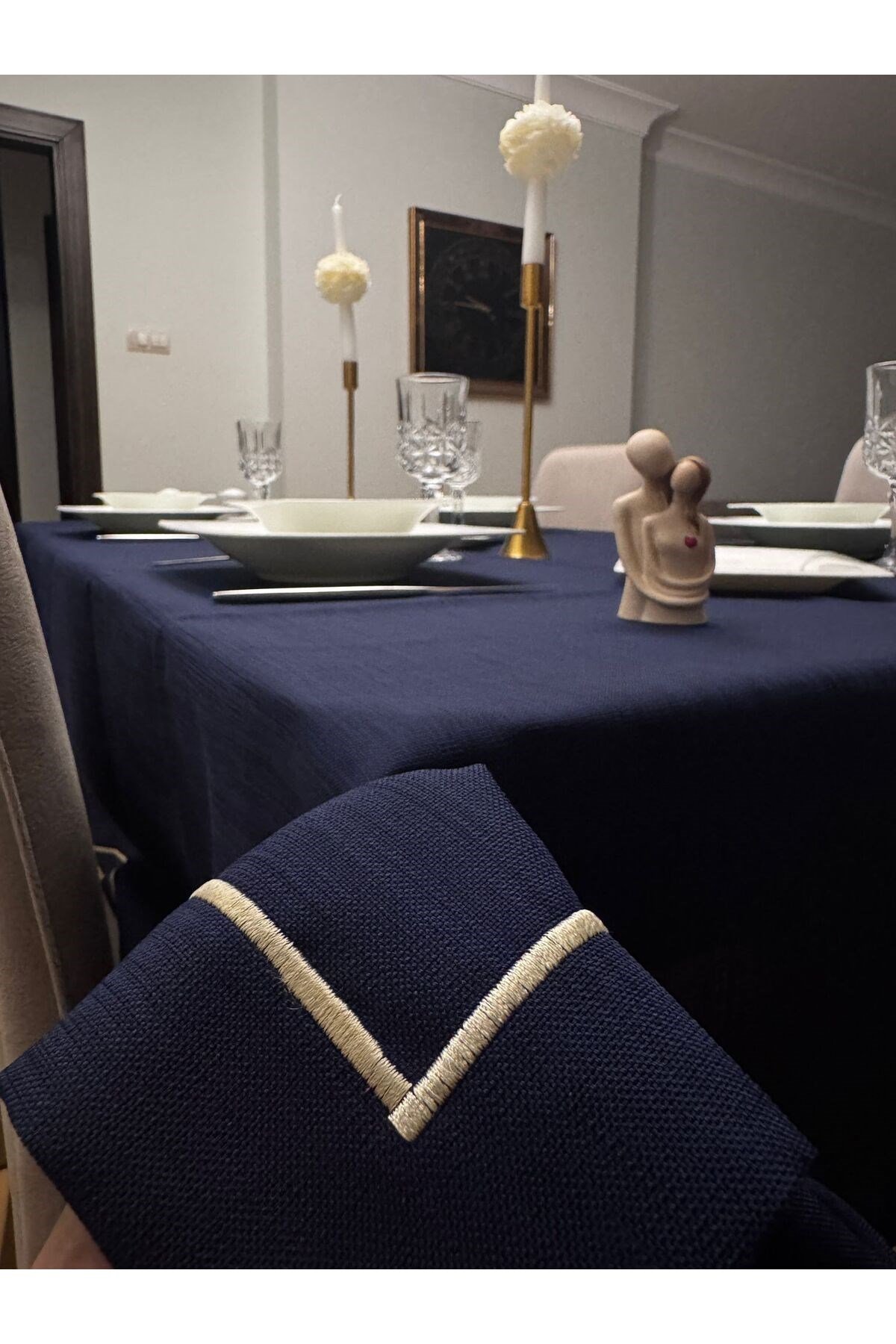 Piko Gold Sarma Detaylı Polyester Keten Dertsiz Masa Örtüsü Lacivert