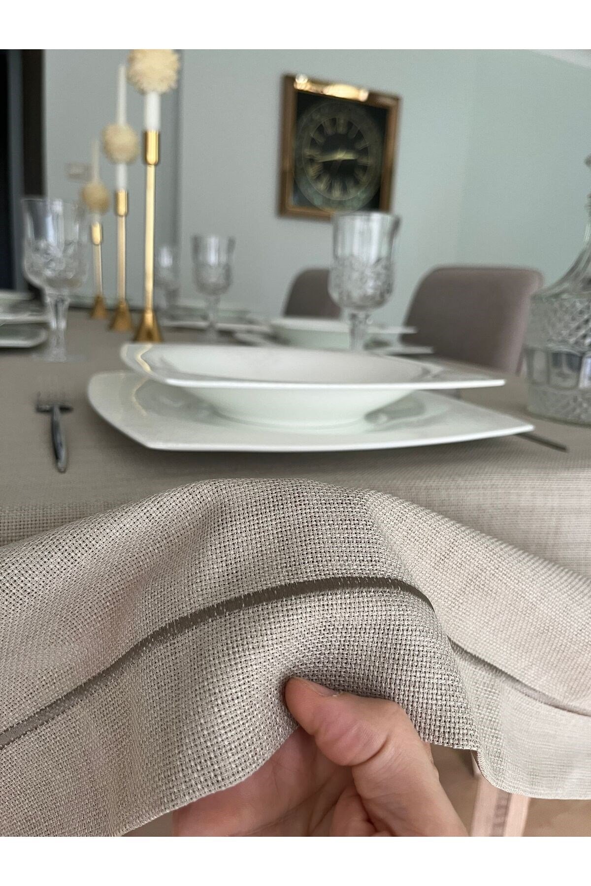 Piko Sarma Detaylı Polyester Keten Dertsiz Masa Örtüsü Taş Rengi