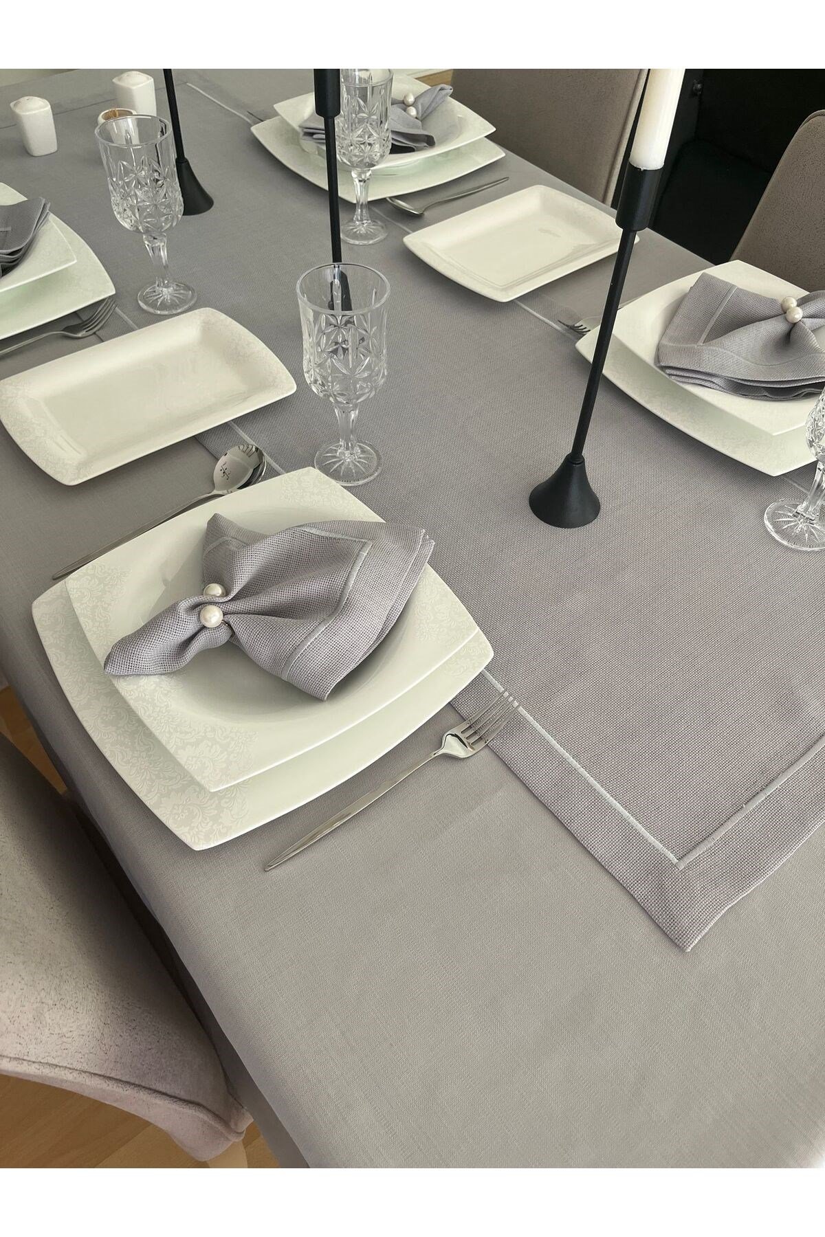 Piko Sarma Detaylı Polyester Keten Dertsiz Masa Örtüsü Gri + 6 Peçete + 1 Runner 8 Parça Takım