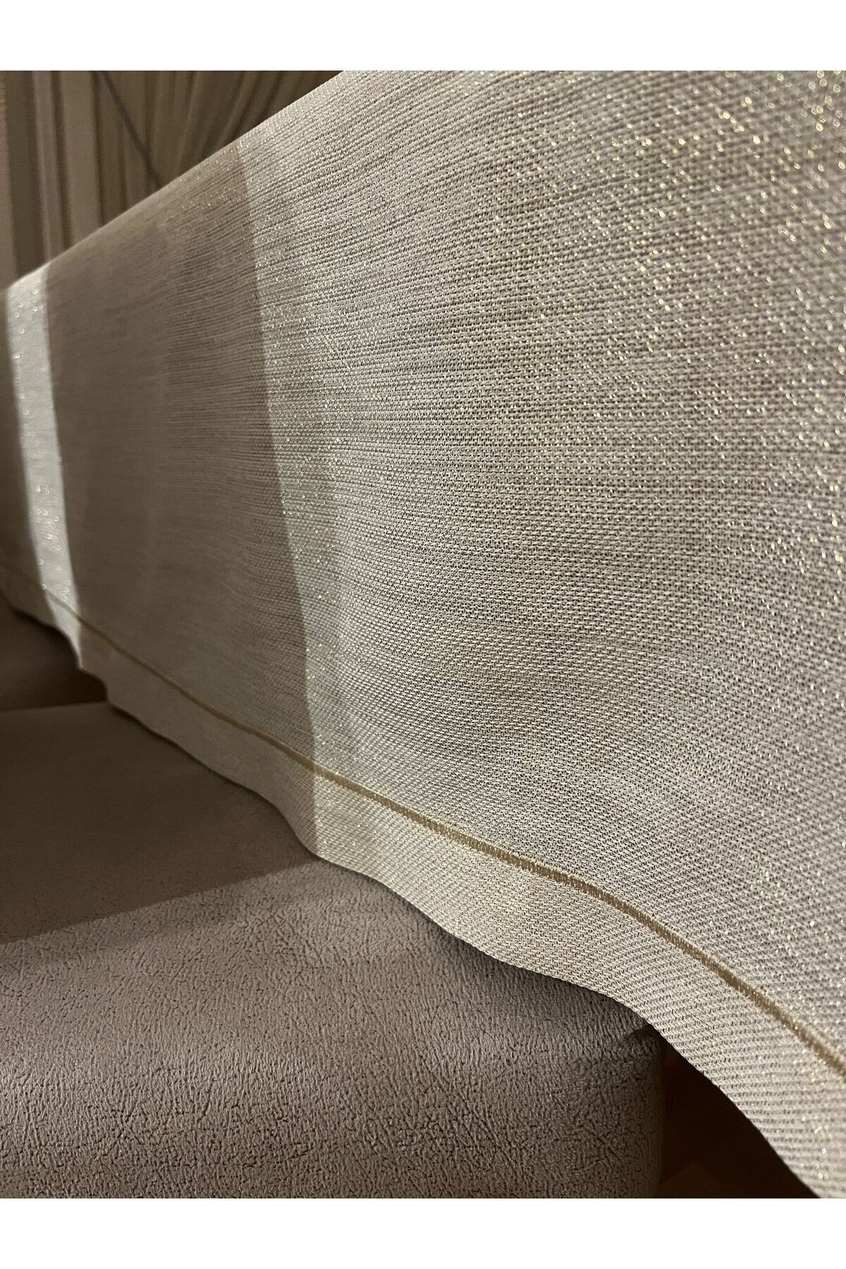 Piko Sarma Detaylı Polyester Keten Dertsiz Simli OVAL Masa Örtüsü Gold