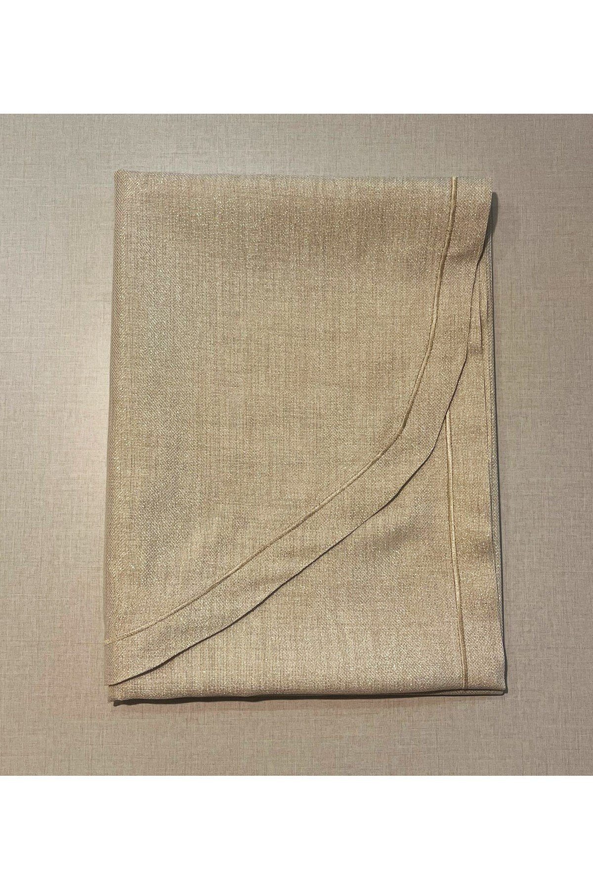 Piko Sarma Detaylı Polyester Keten Dertsiz Simli OVAL Masa Örtüsü Gold