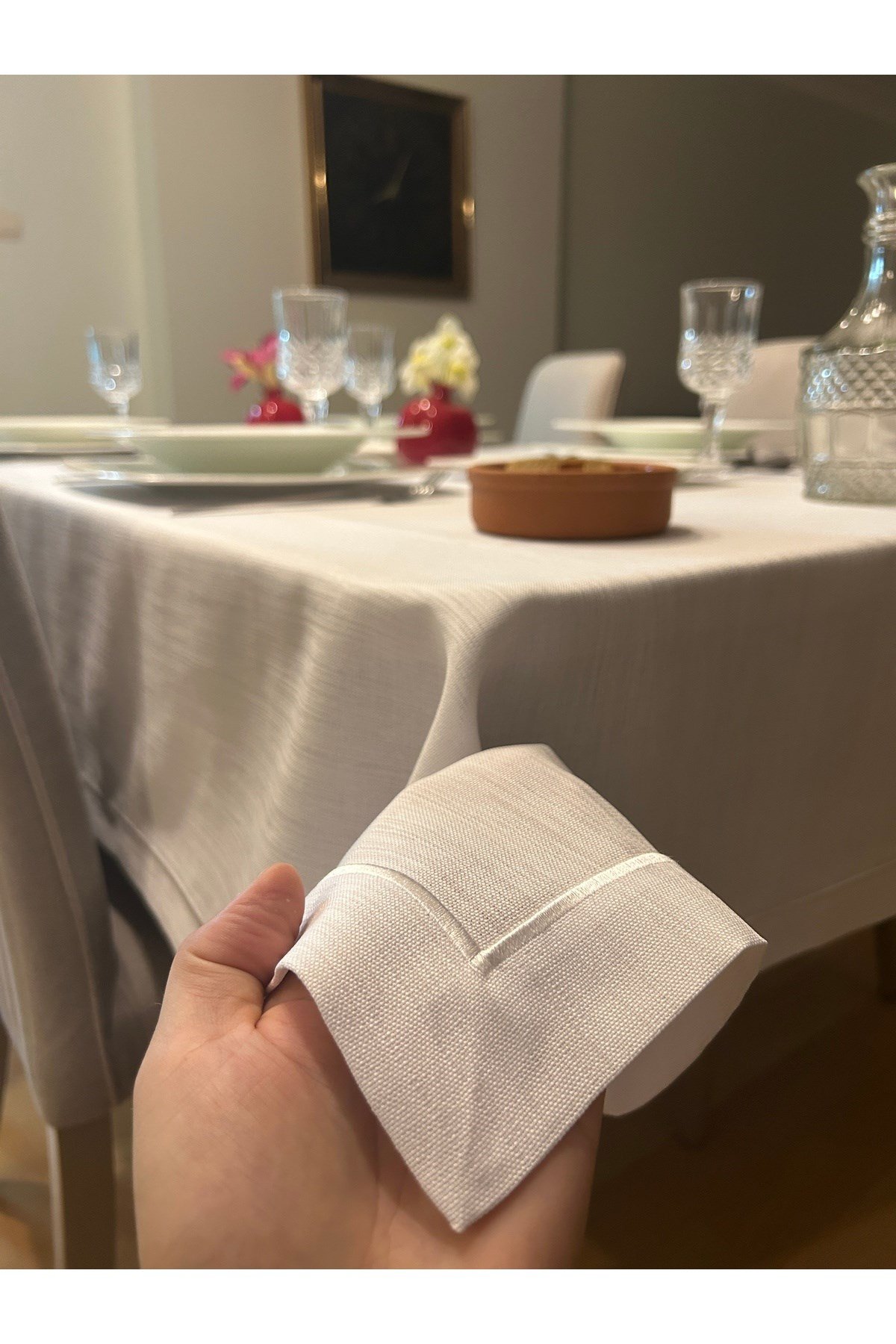 Piko Sarma Detaylı Polyester Keten Dertsiz Masa Örtüsü Kırık Beyaz