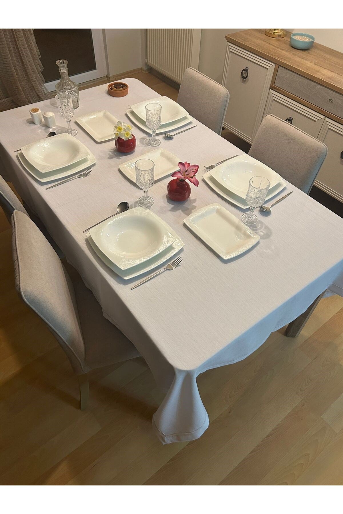 Piko Sarma Detaylı Polyester Keten Dertsiz Masa Örtüsü Kırık Beyaz