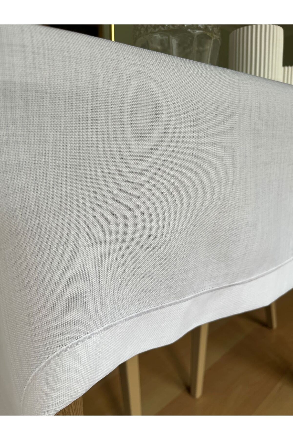 Piko Sarma Detaylı Polyester Keten Dertsiz Masa Örtüsü Beyaz + 12 Peçete