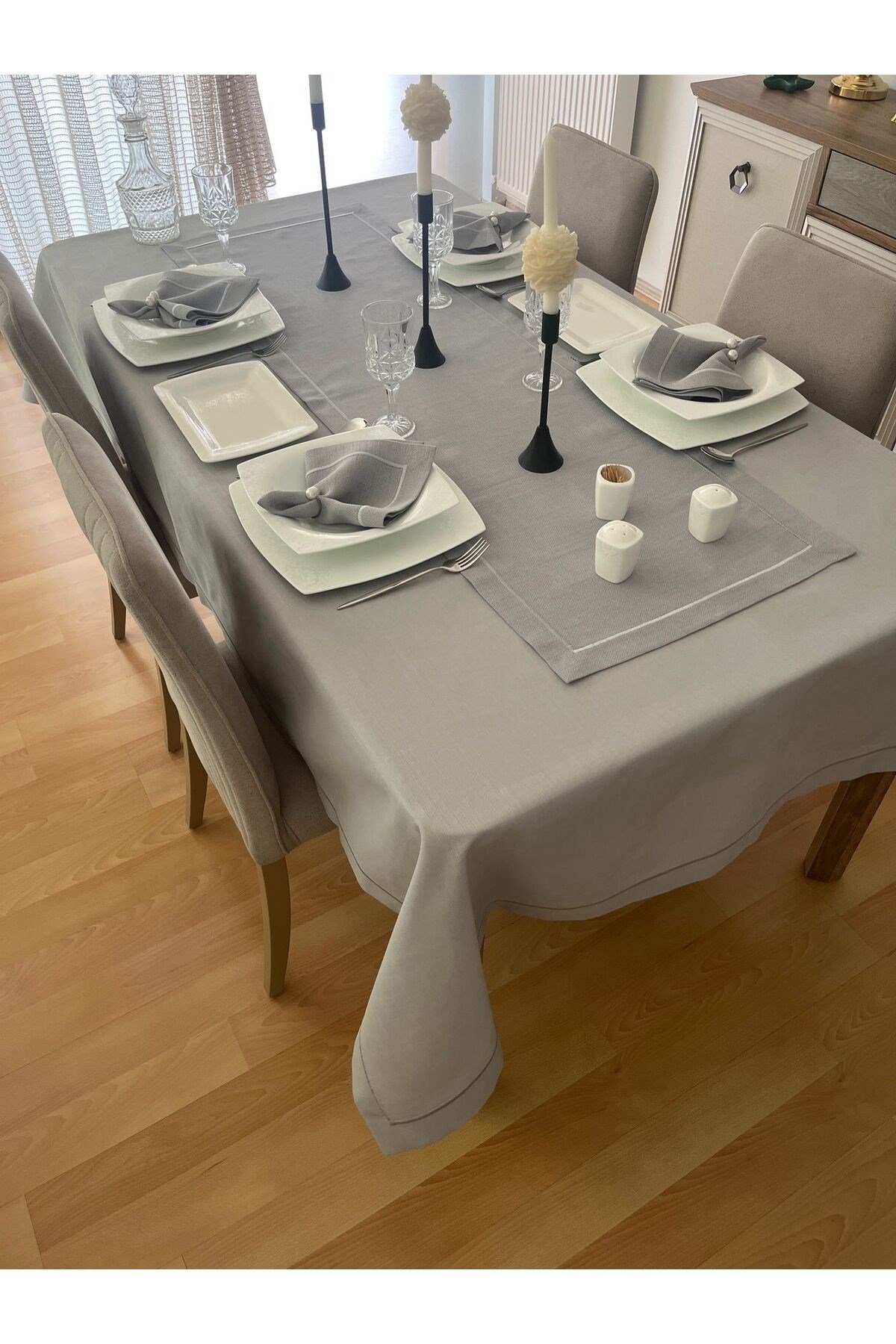 Piko Sarma Detaylı Polyester Keten Dertsiz Masa Örtüsü Gri + 12 Peçete + 1 Runner 14 Parça Takım