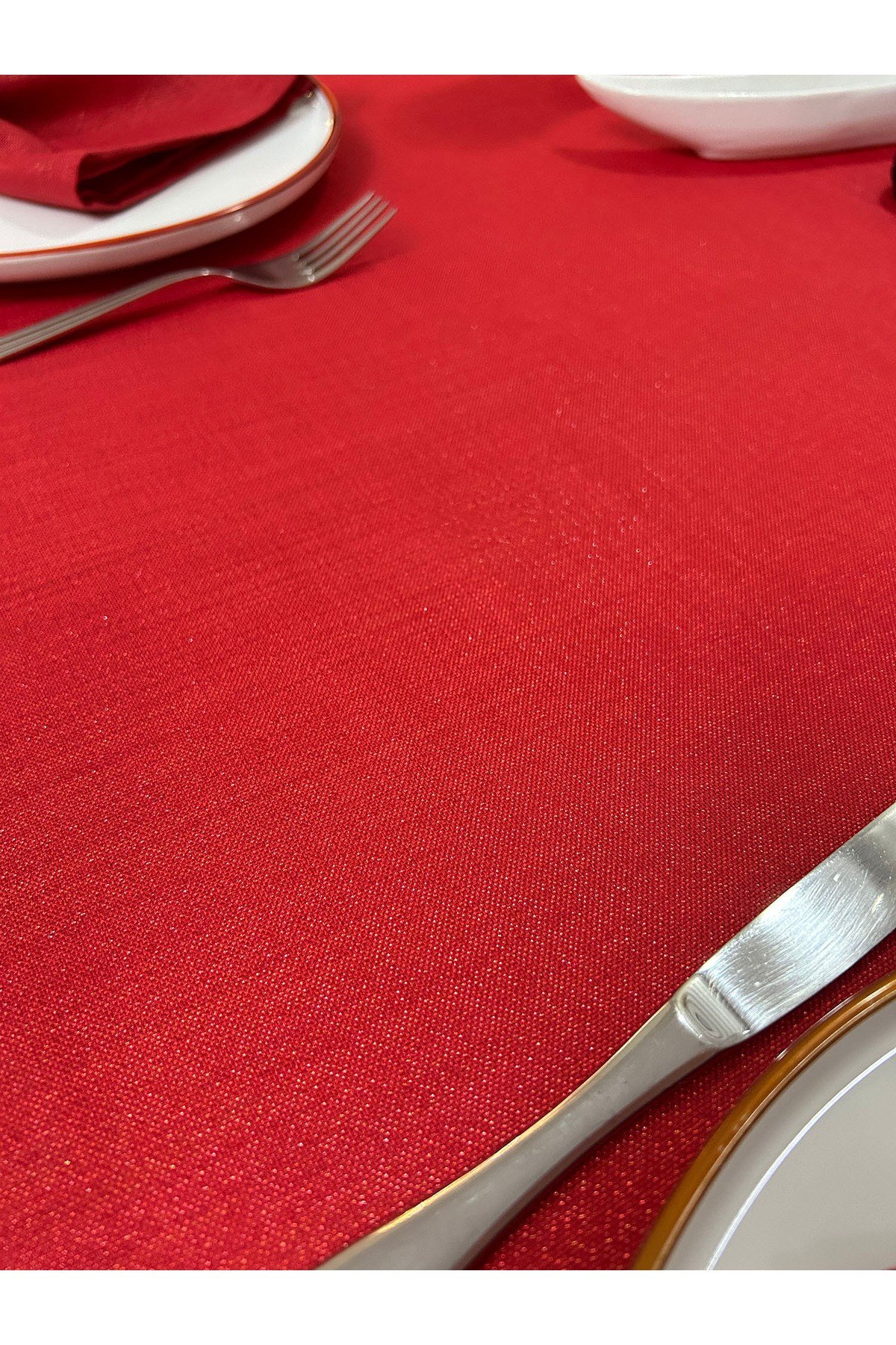 Piko Sarma Detaylı Polyester Keten Dertsiz Simli Masa Örtüsü Kırmızı