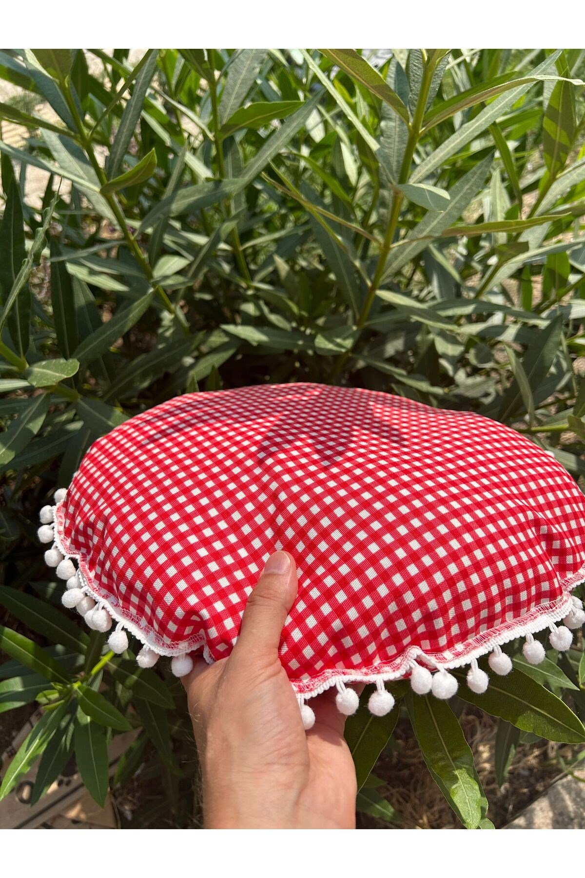 Piti Kareli Sıvıya Lekeye Dayanıklı Ponponlu Yuvarlak Piknik Sandalye Minderi 40cm 1 Adet