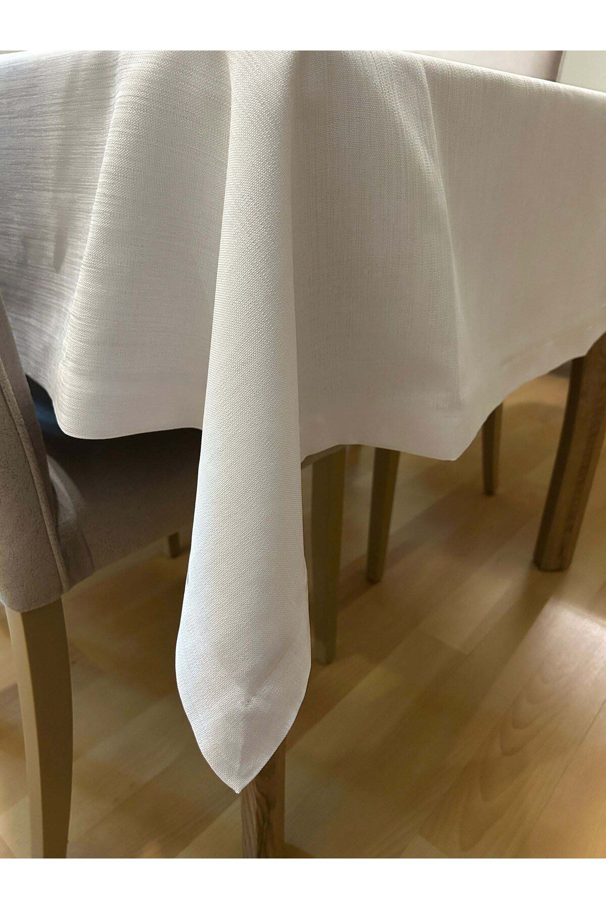 Polyester Keten Kırık Beyaz Dertsiz Masa Örtüsü