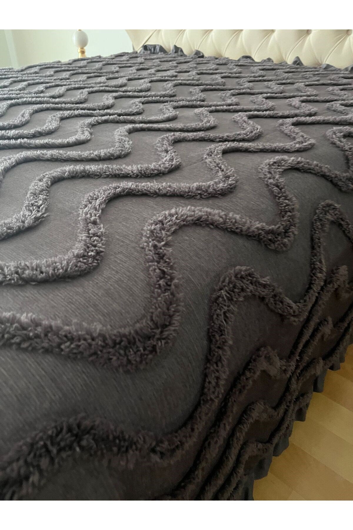 Ponpon Detaylı Çift Kişilik Pamuklu Yatak Örtüsü Pike 240 x 260 - 1 Adet
