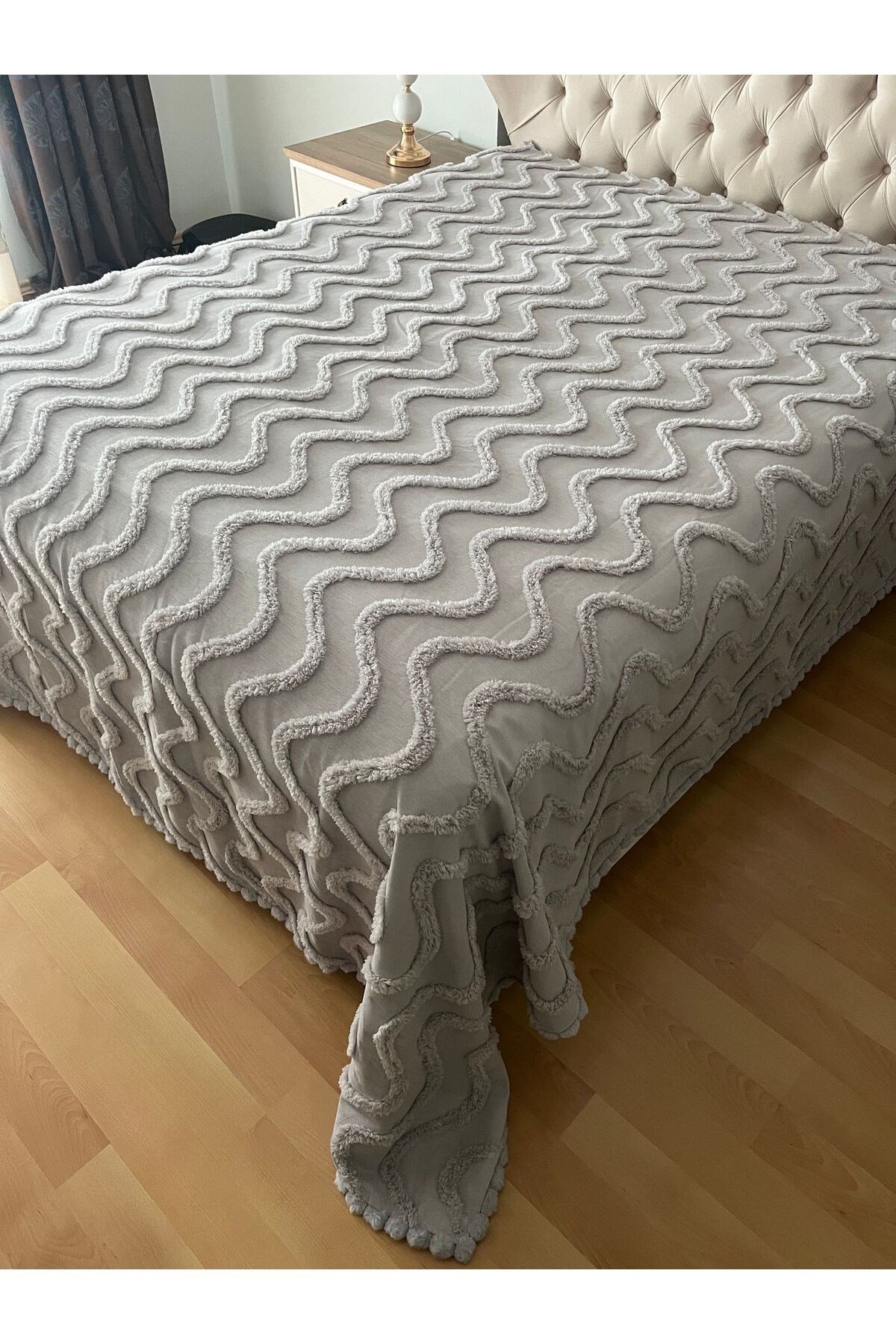 Ponpon Detaylı Çift Kişilik Pamuklu Yatak Örtüsü Pike 240 x 260 - 1 Adet