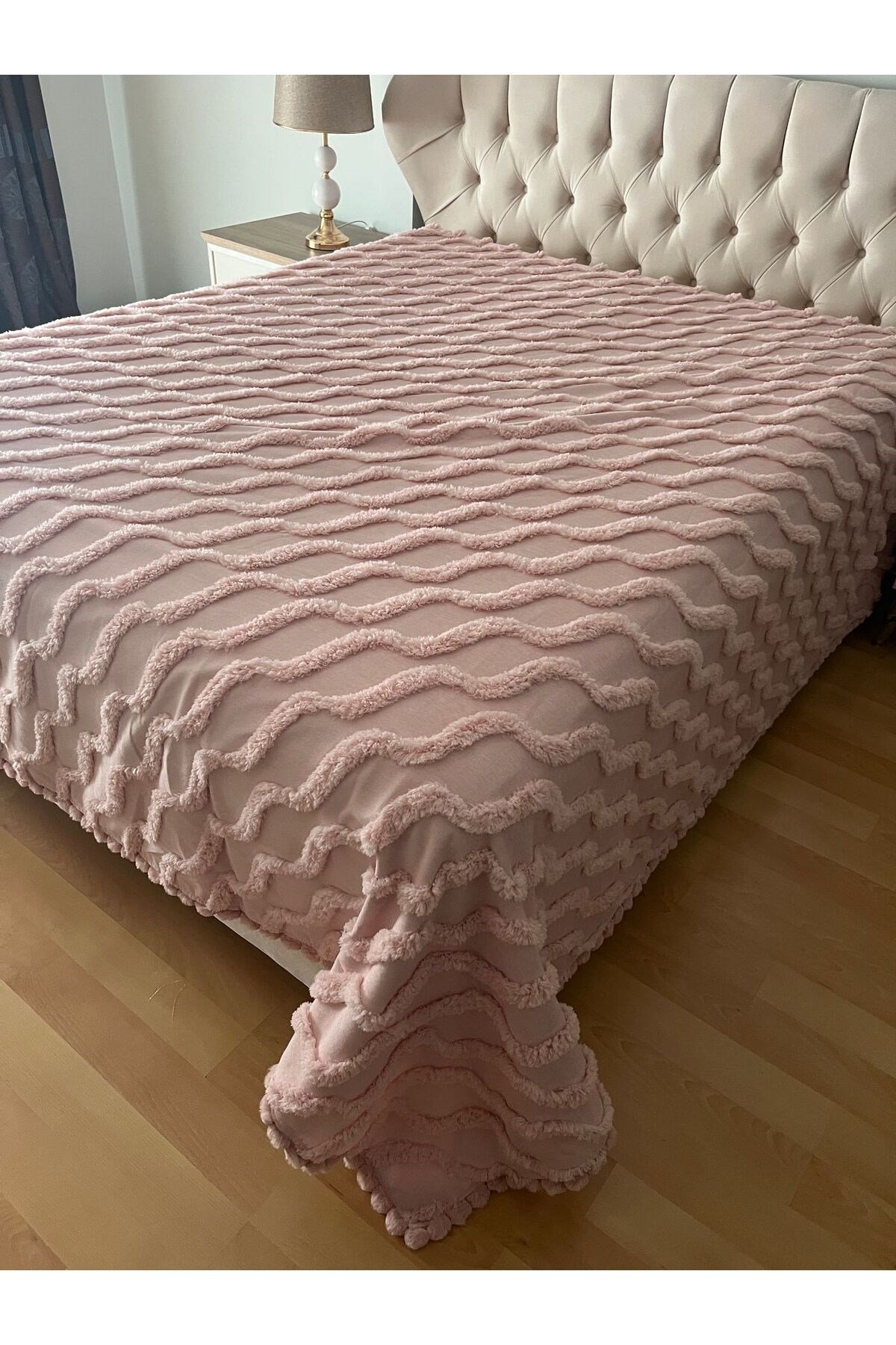 Ponpon Detaylı Çift Kişilik Pamuklu Yatak Örtüsü Pike 240 x 260 - 1 Adet