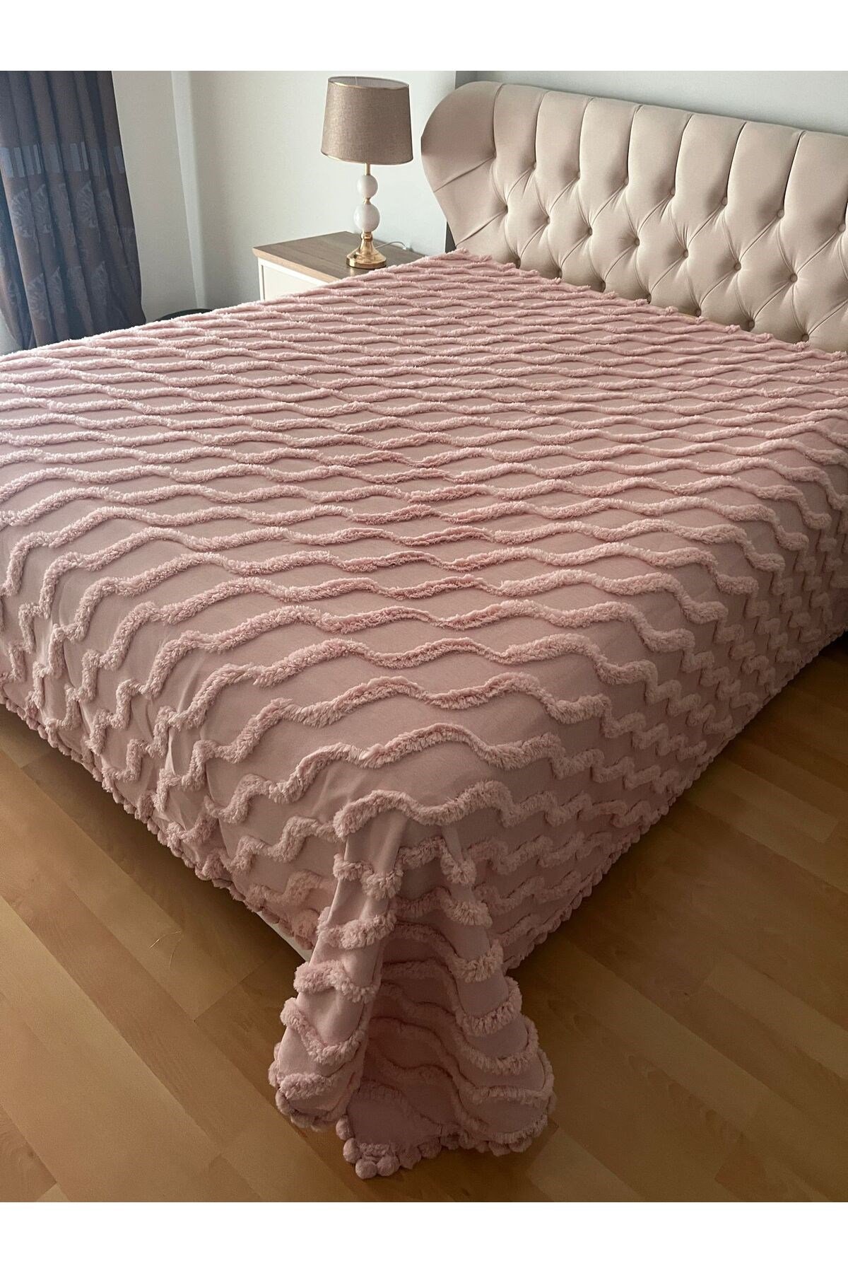 Ponpon Detaylı Çift Kişilik Pamuklu Yatak Örtüsü Pike 240 x 260 - 1 Adet