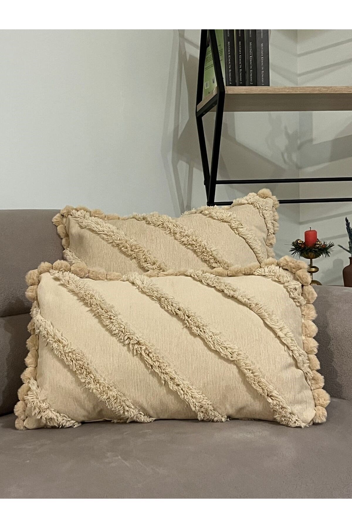 Ponpon Detaylı Dekoratif Kırlent Kılıfı (Dolgusuz) 2 Adet