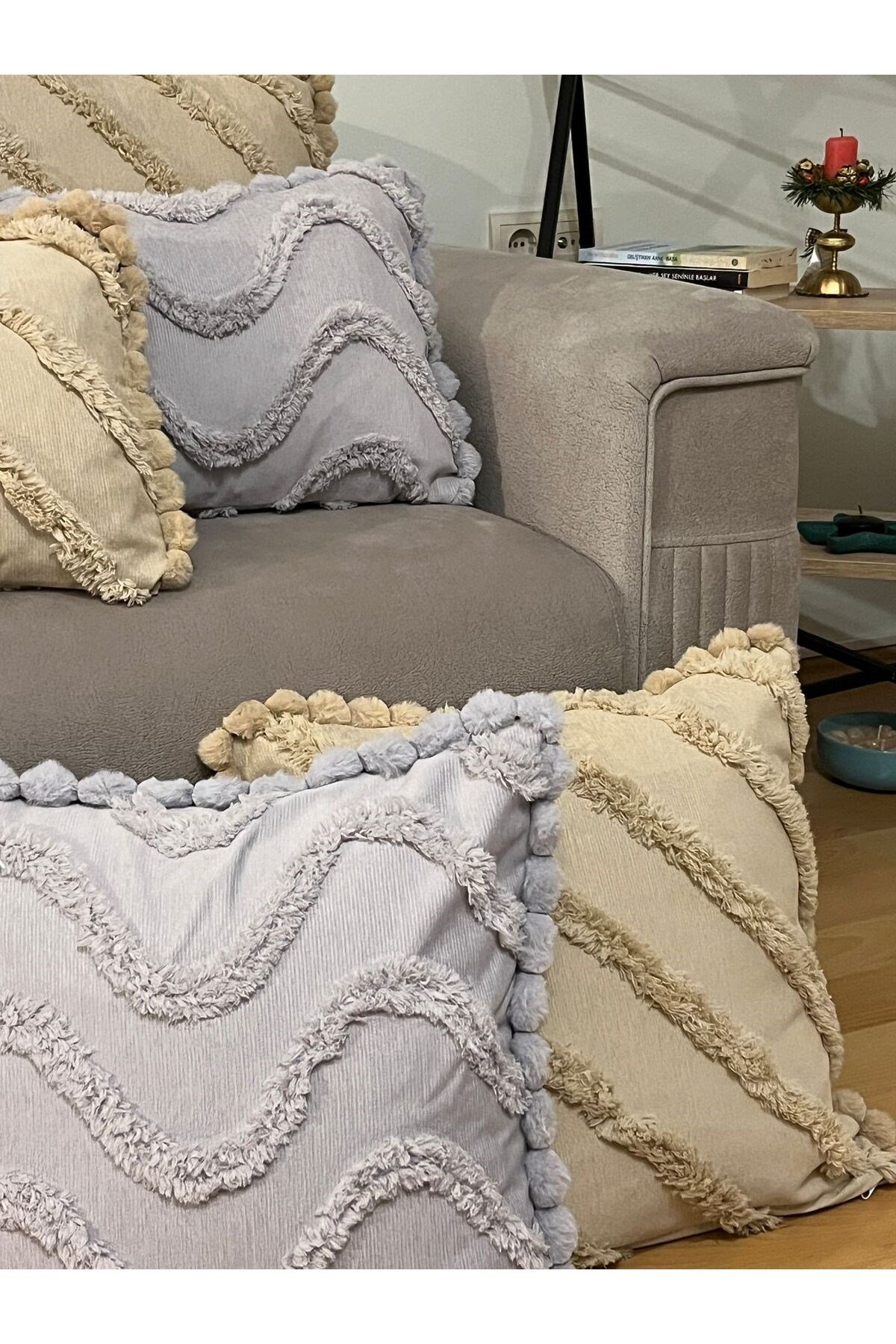 Ponpon Detaylı Dekoratif Kırlent Kılıfı (Dolgusuz) 2 Adet